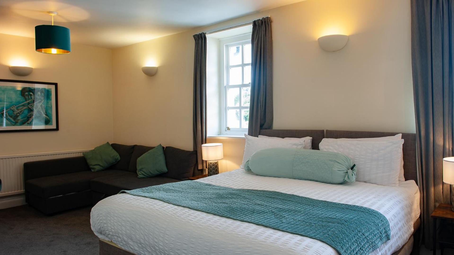 Superior King Suite - Photo 21