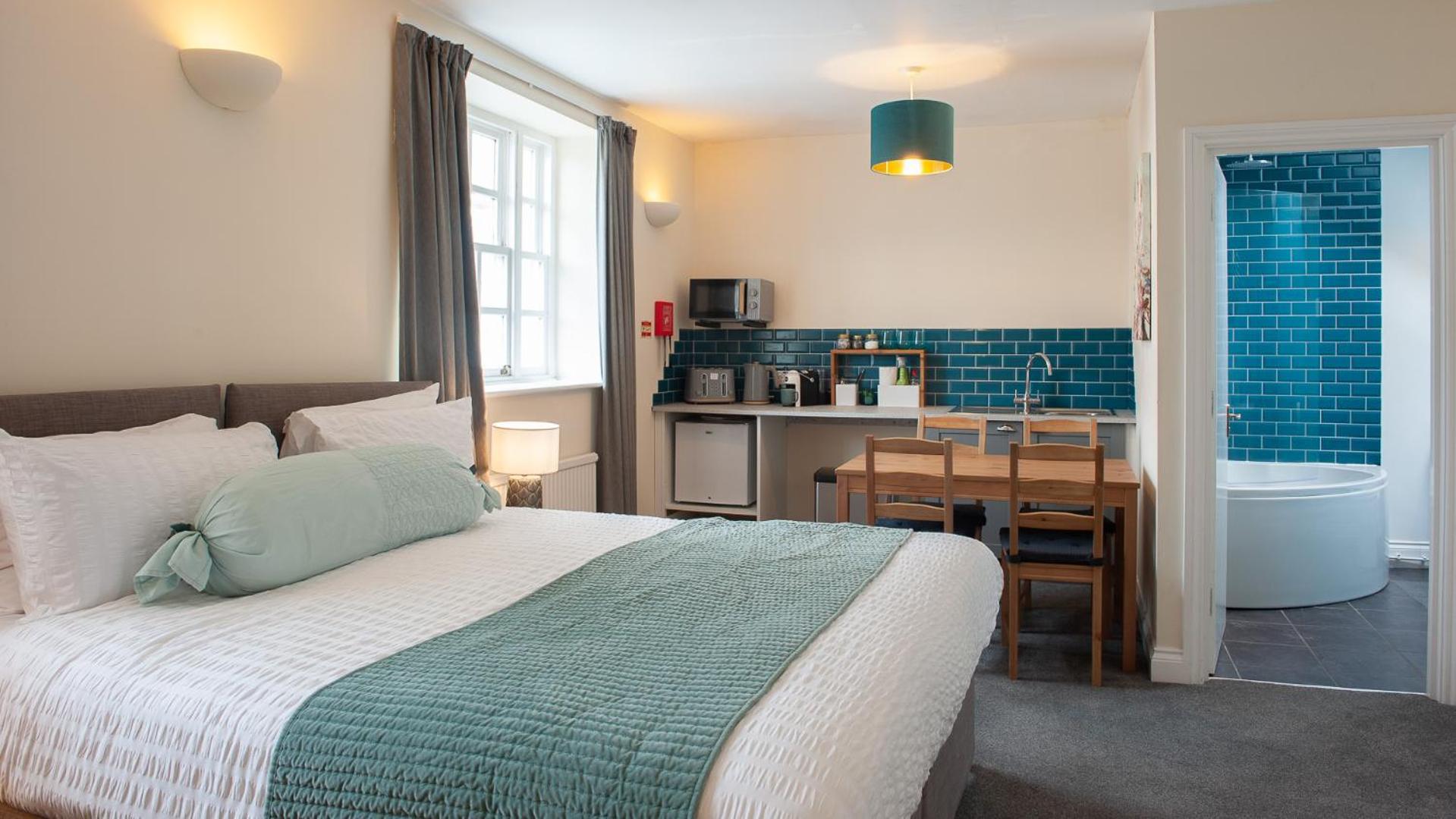 Superior King Suite - Photo 1