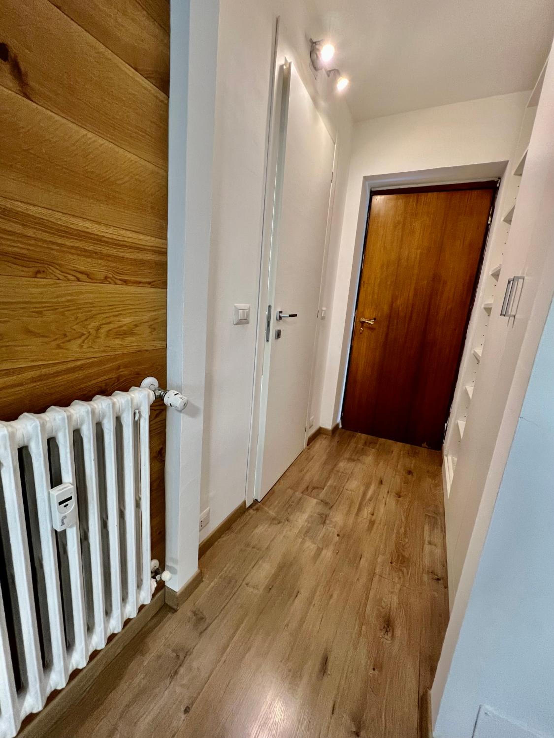 One-Bedroom Apartment photo 3