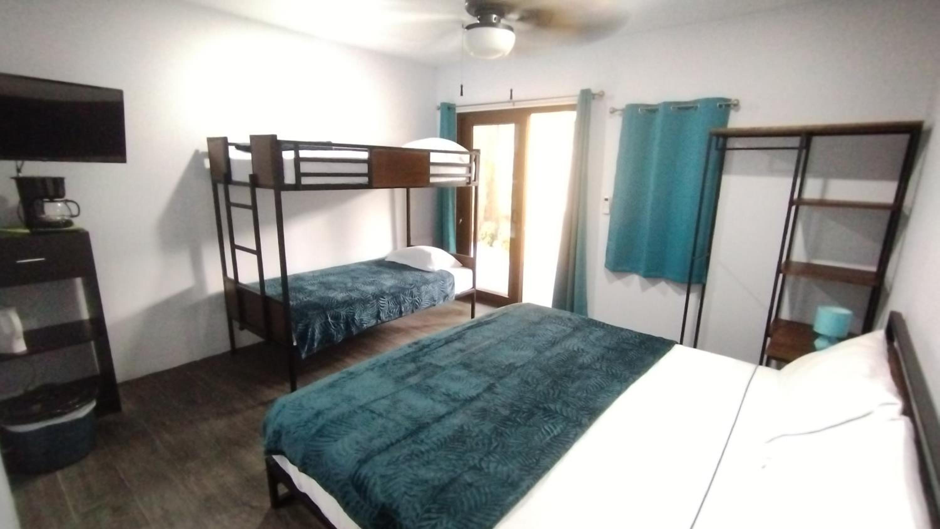 Quadruple Room with Terrace