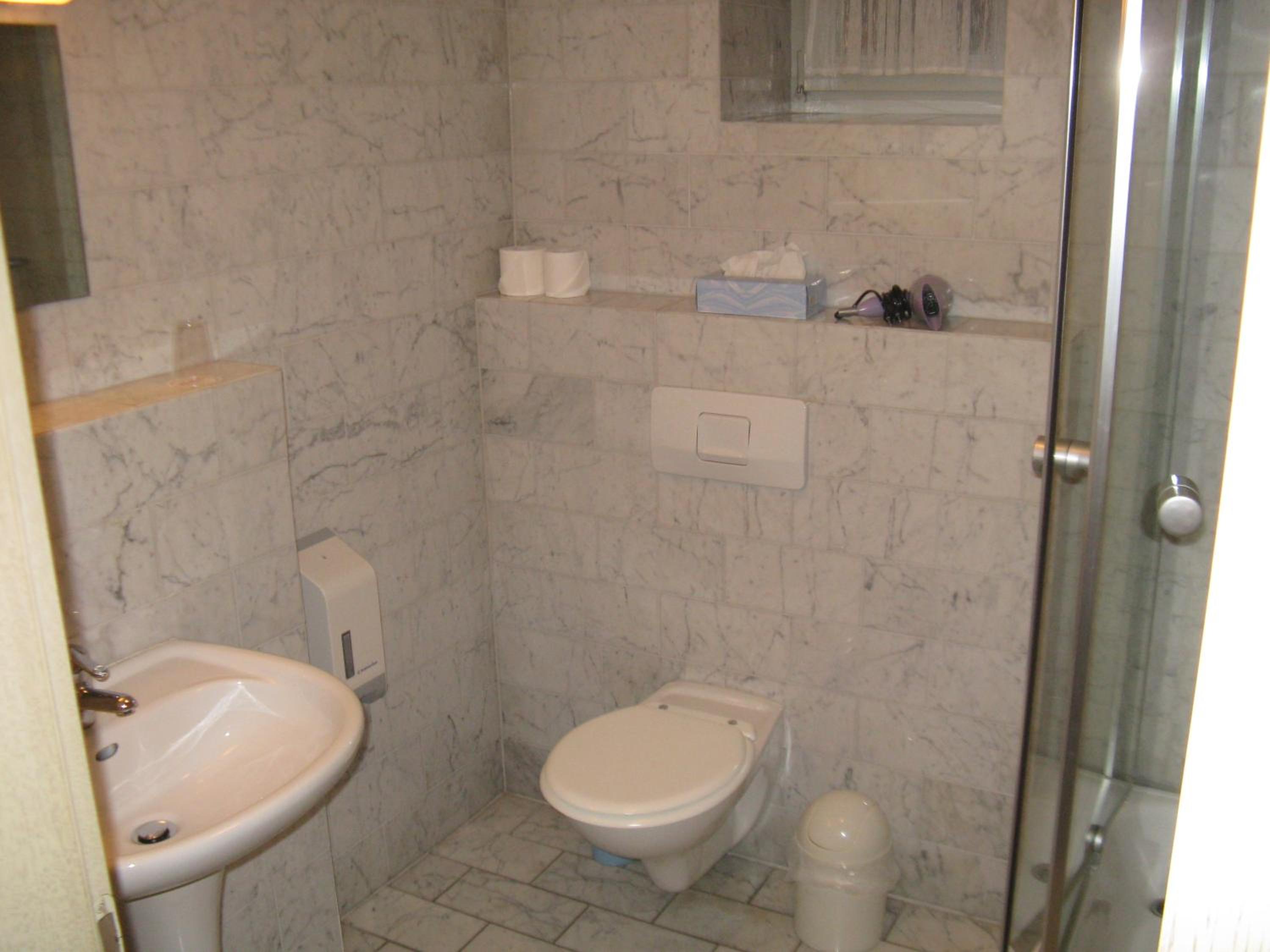 Double Room - Photo 4