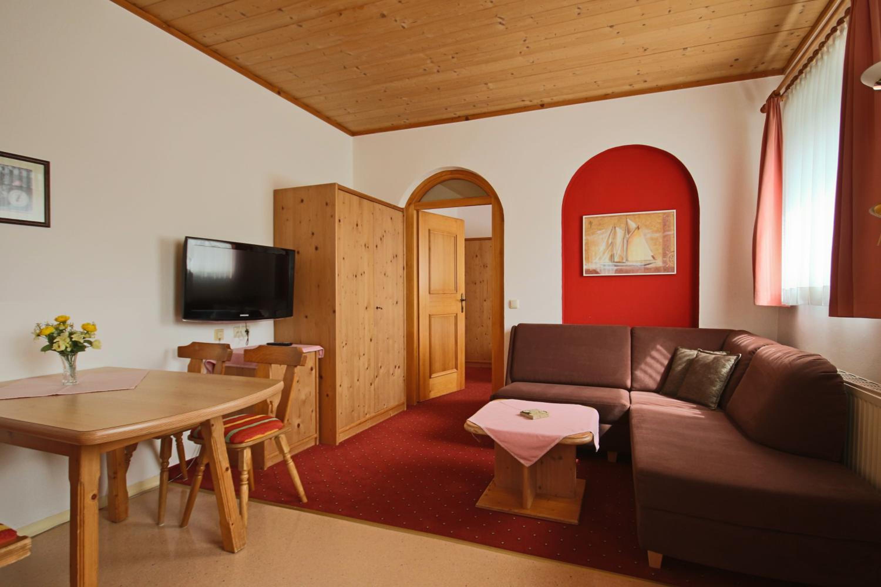 One-Bedroom Apartment with Balcony photo 1