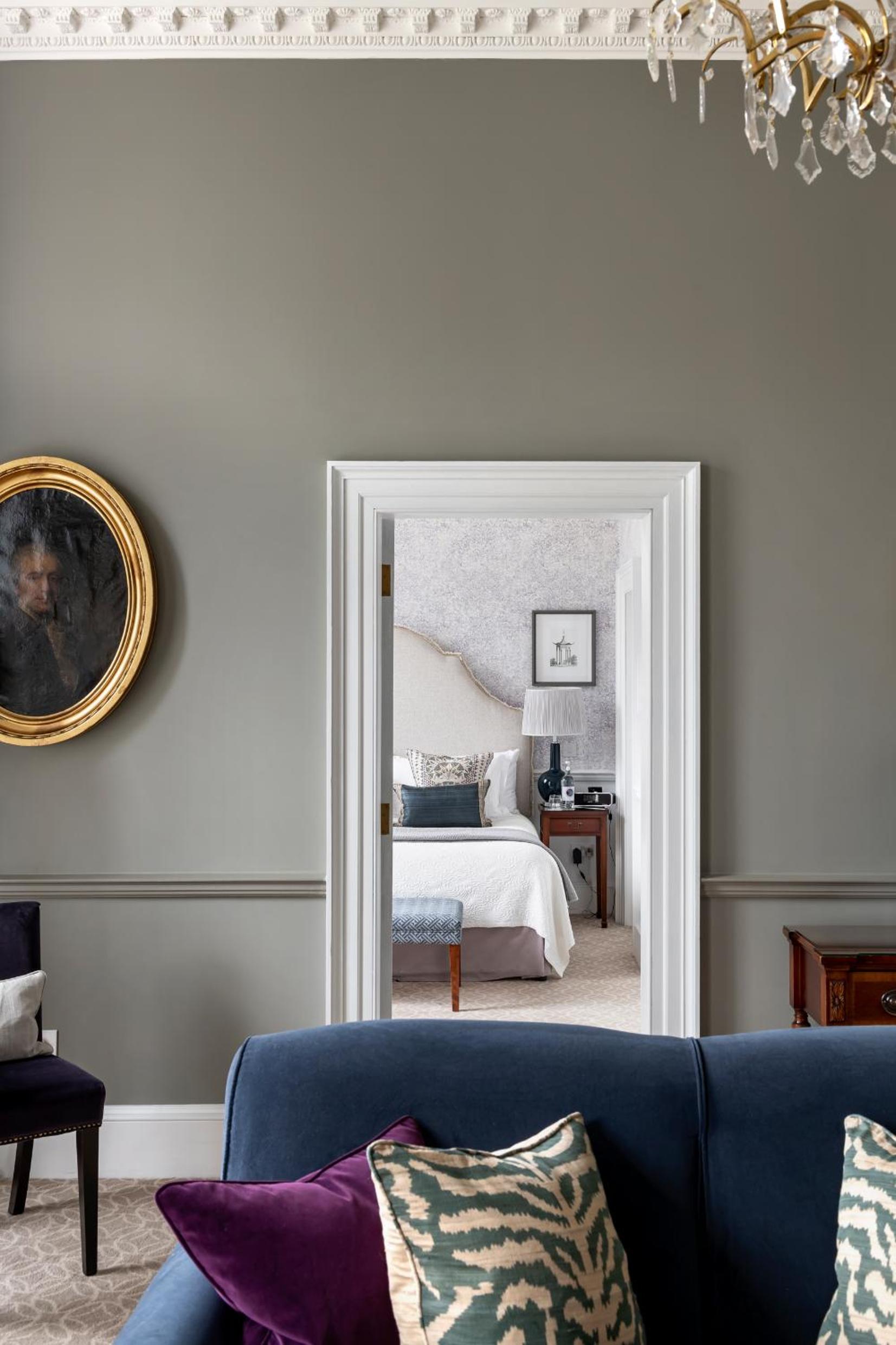 Luxury Suite - Photo 3