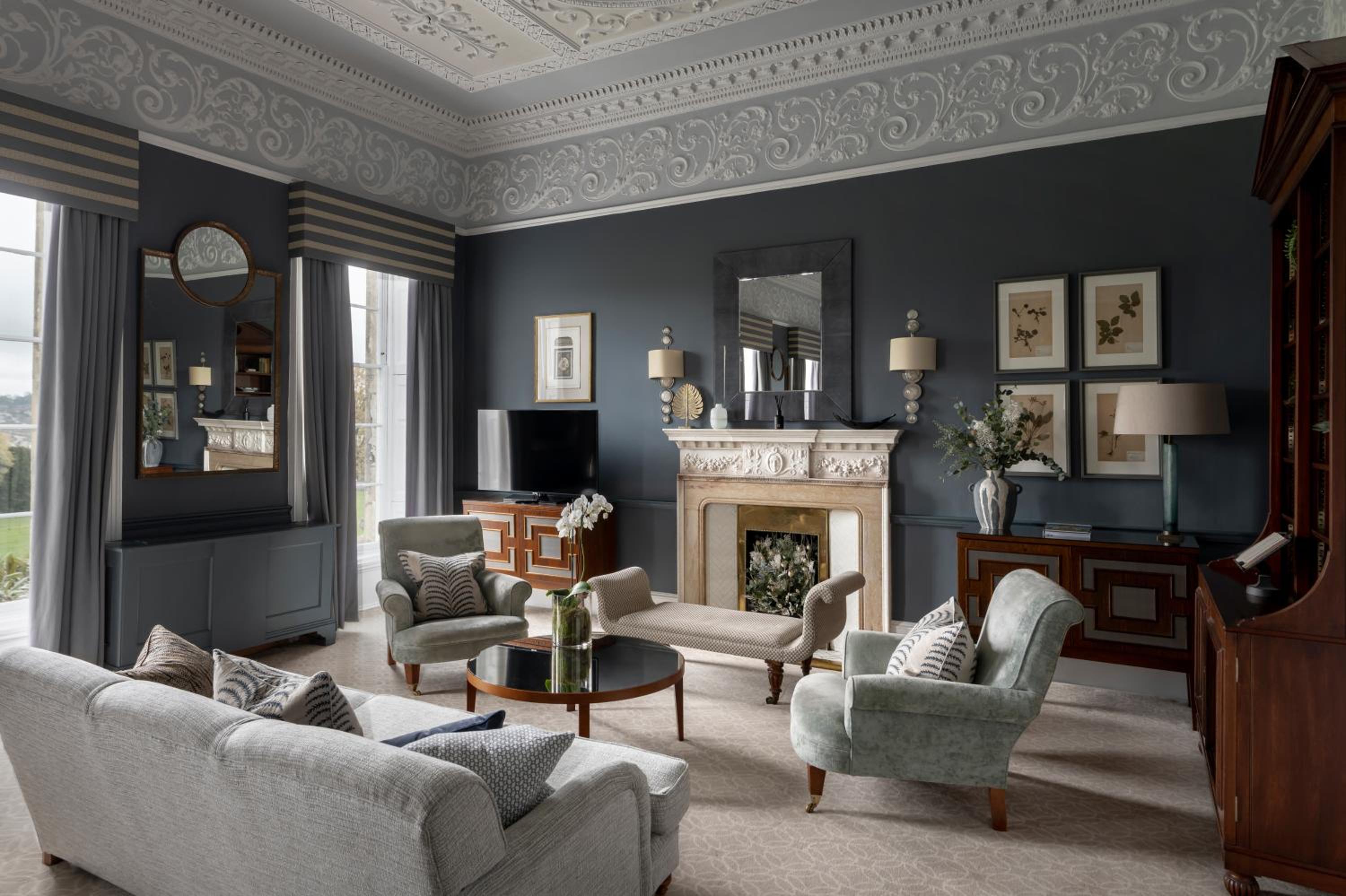 Luxury Suite - Photo 8