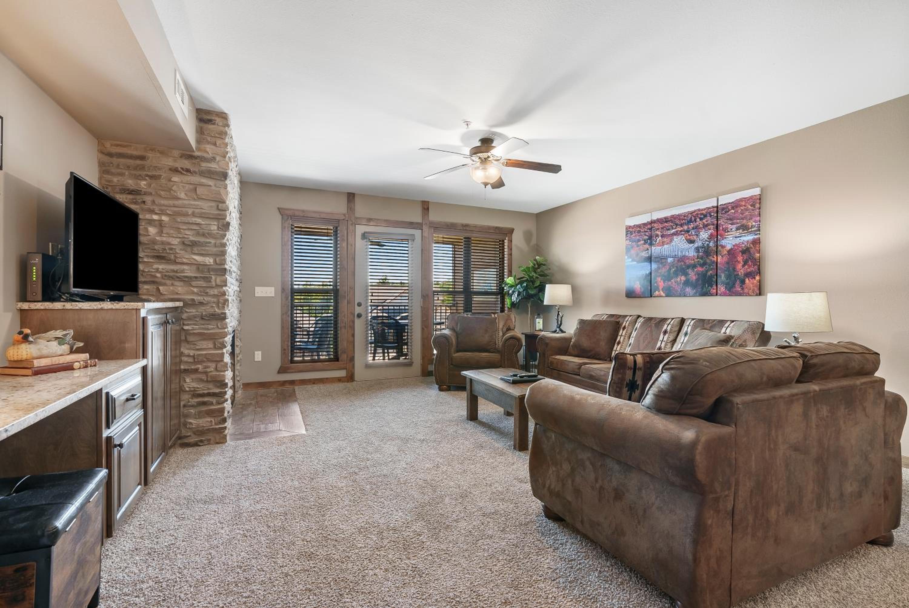 Two Bedroom Lake View Condo - Terrace Level - 1201 photo 1