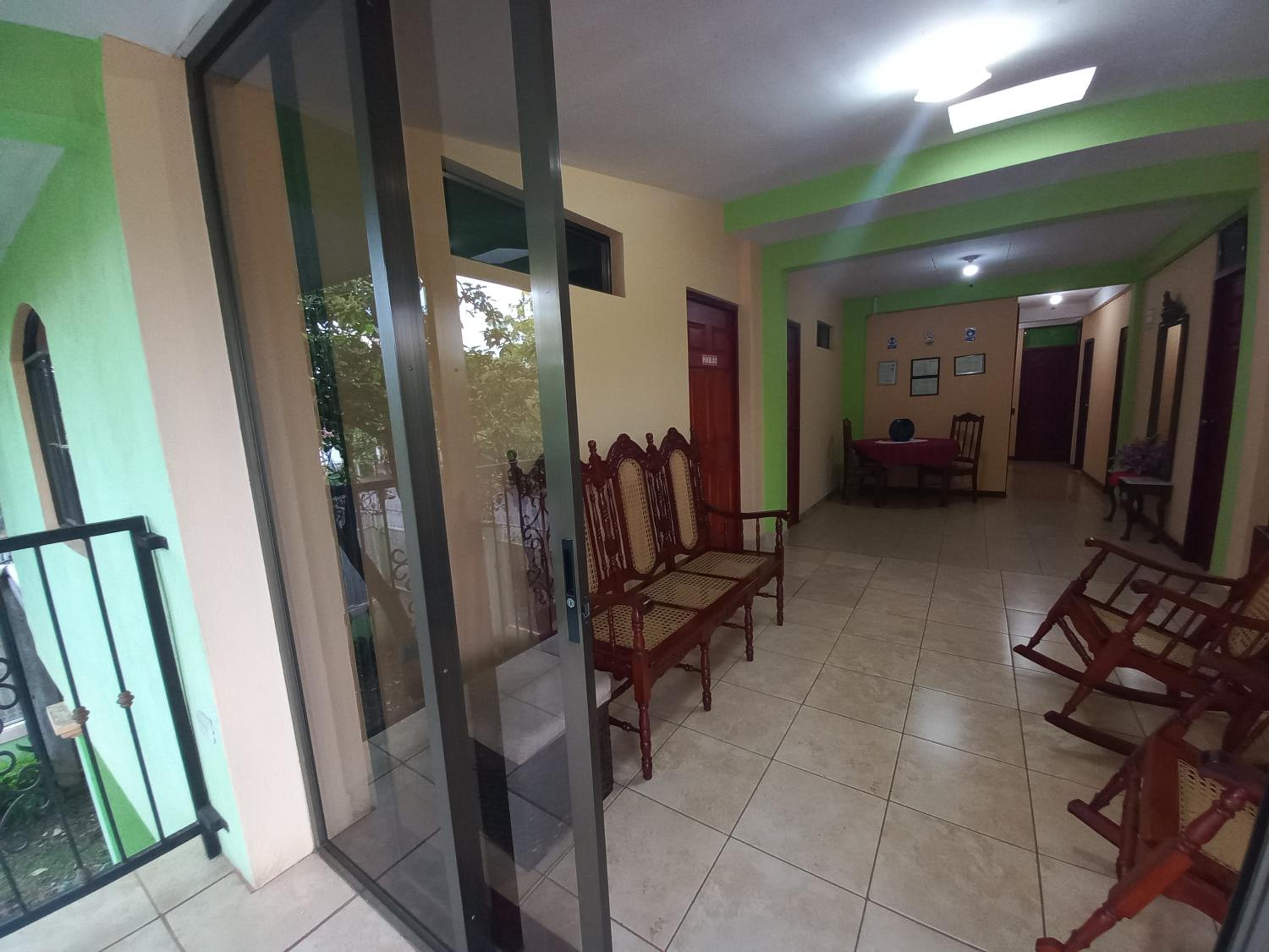 Family Room with Private Bathroom photo 1