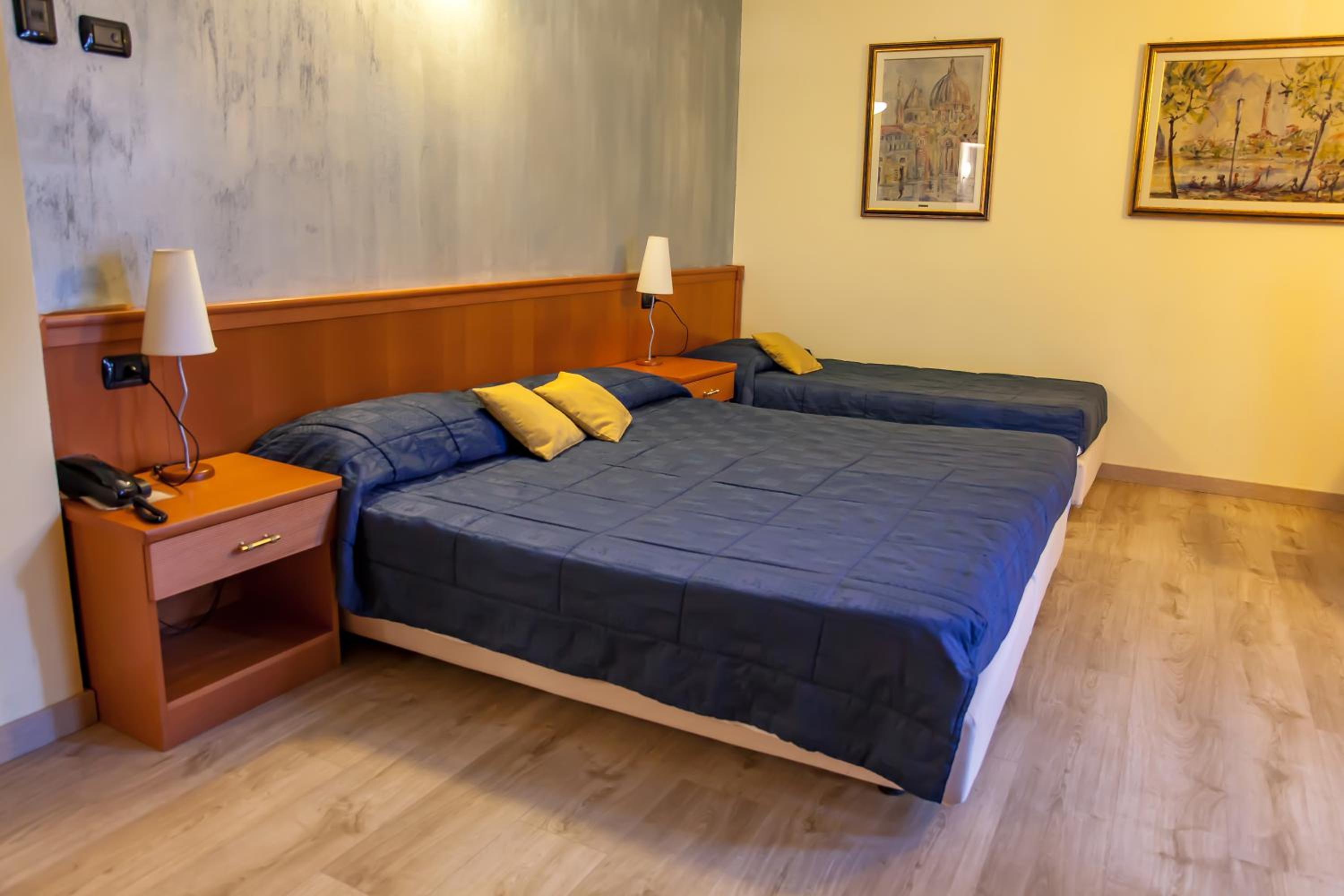Superior Triple Room - Photo 7