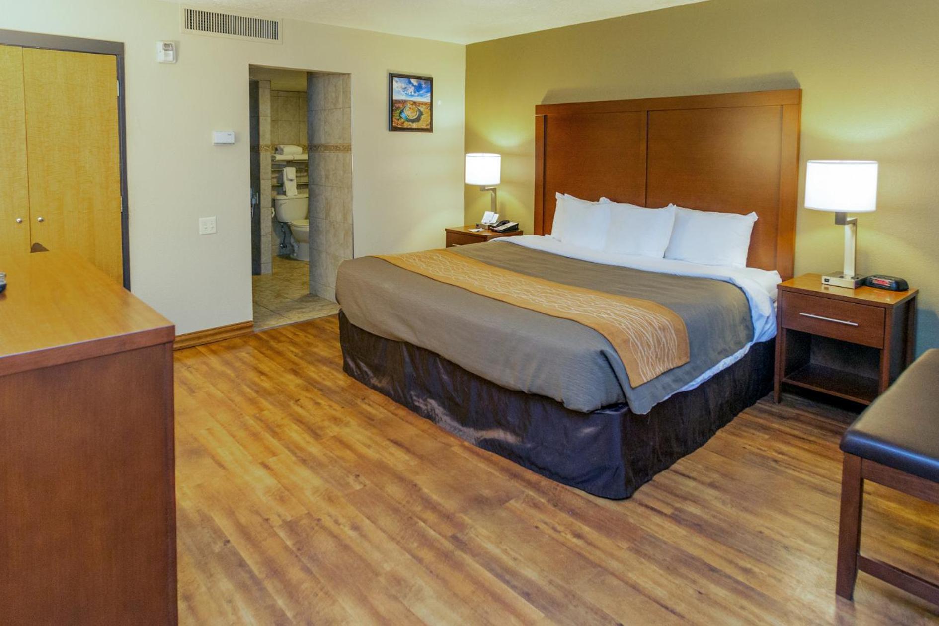 King Room - Accessible/Non-Smoking - Photo 1
