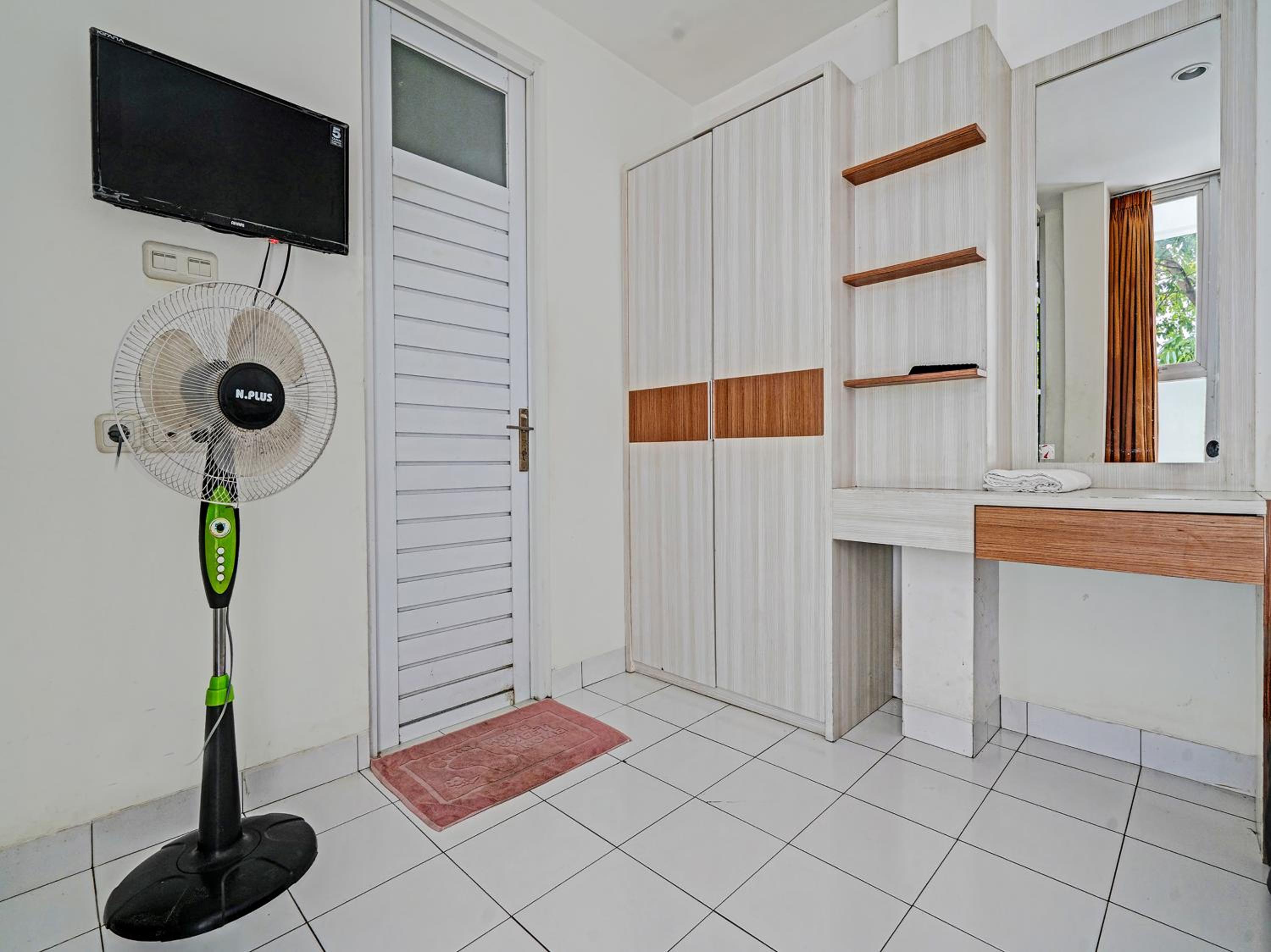 Double Room - Photo 8