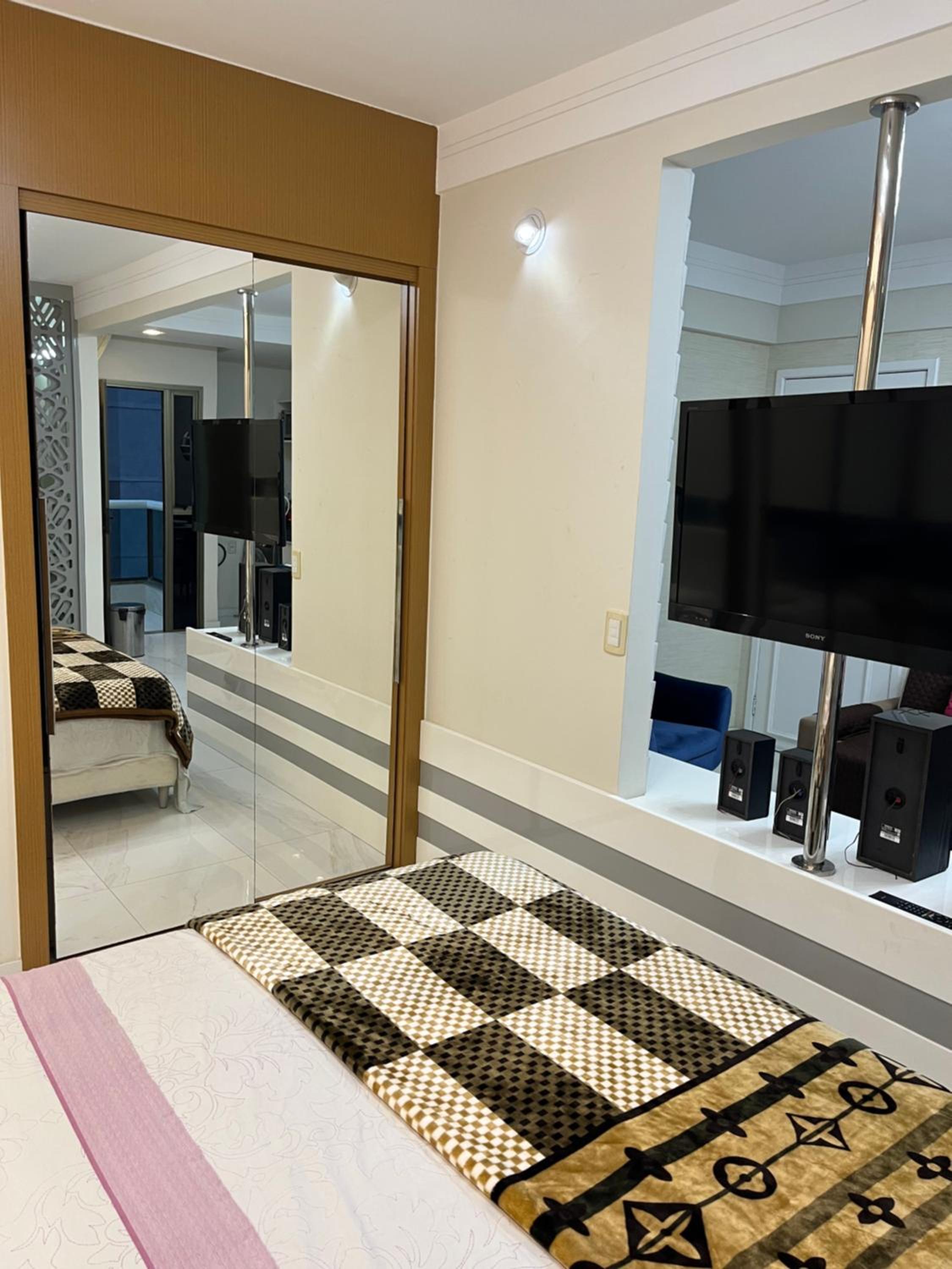 Apartment with Sea View - Photo 6
