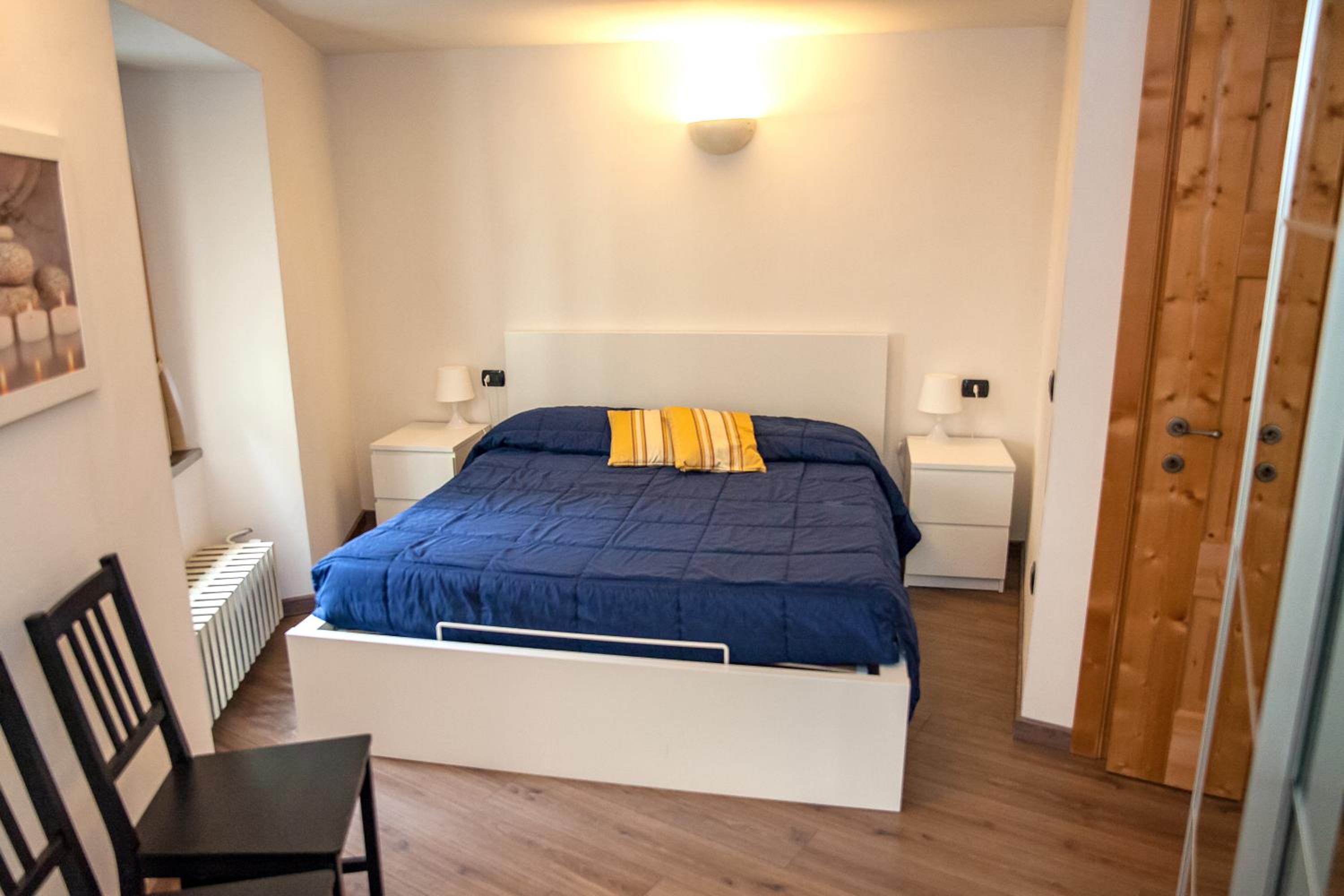 One-Bedroom Apartment - Annex - Photo 9