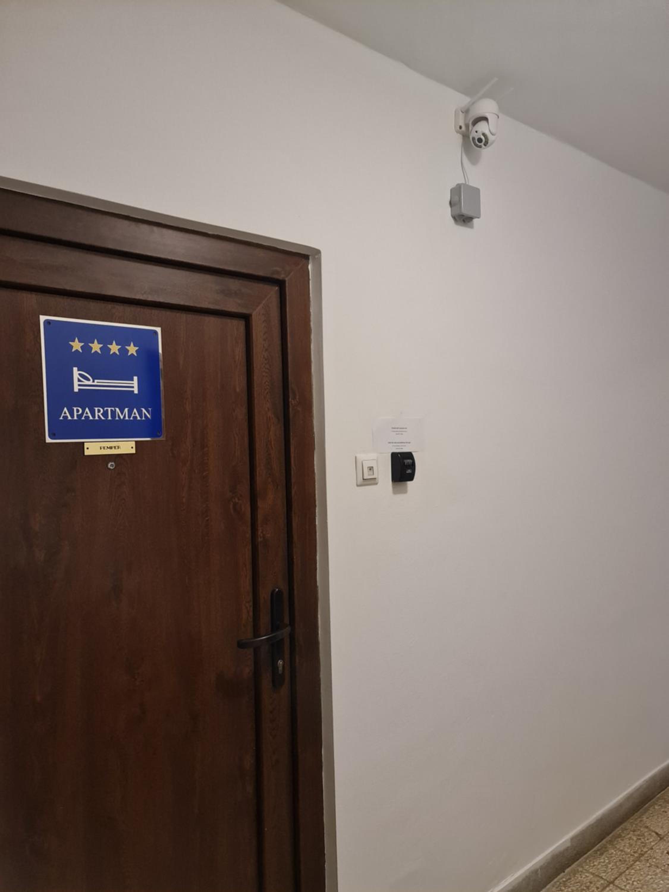 One-Bedroom Apartment - Photo 31