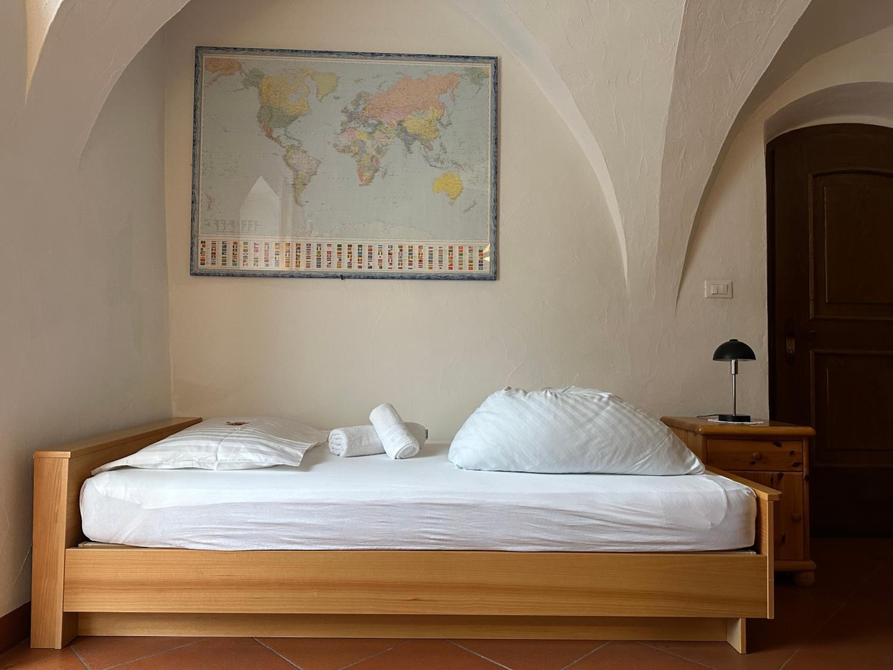 Apartment with Balcony - Photo 7