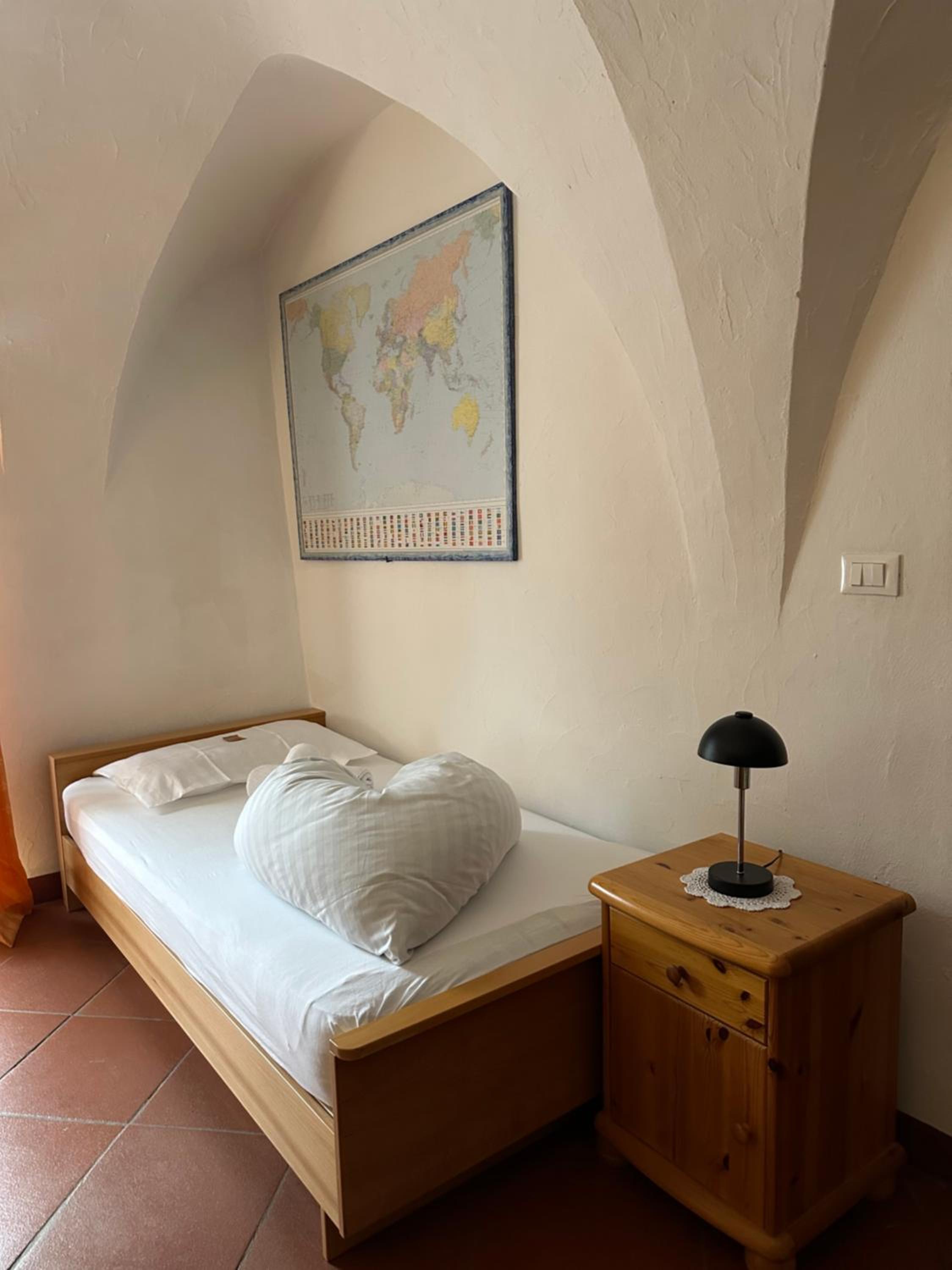 Apartment with Balcony - Photo 6
