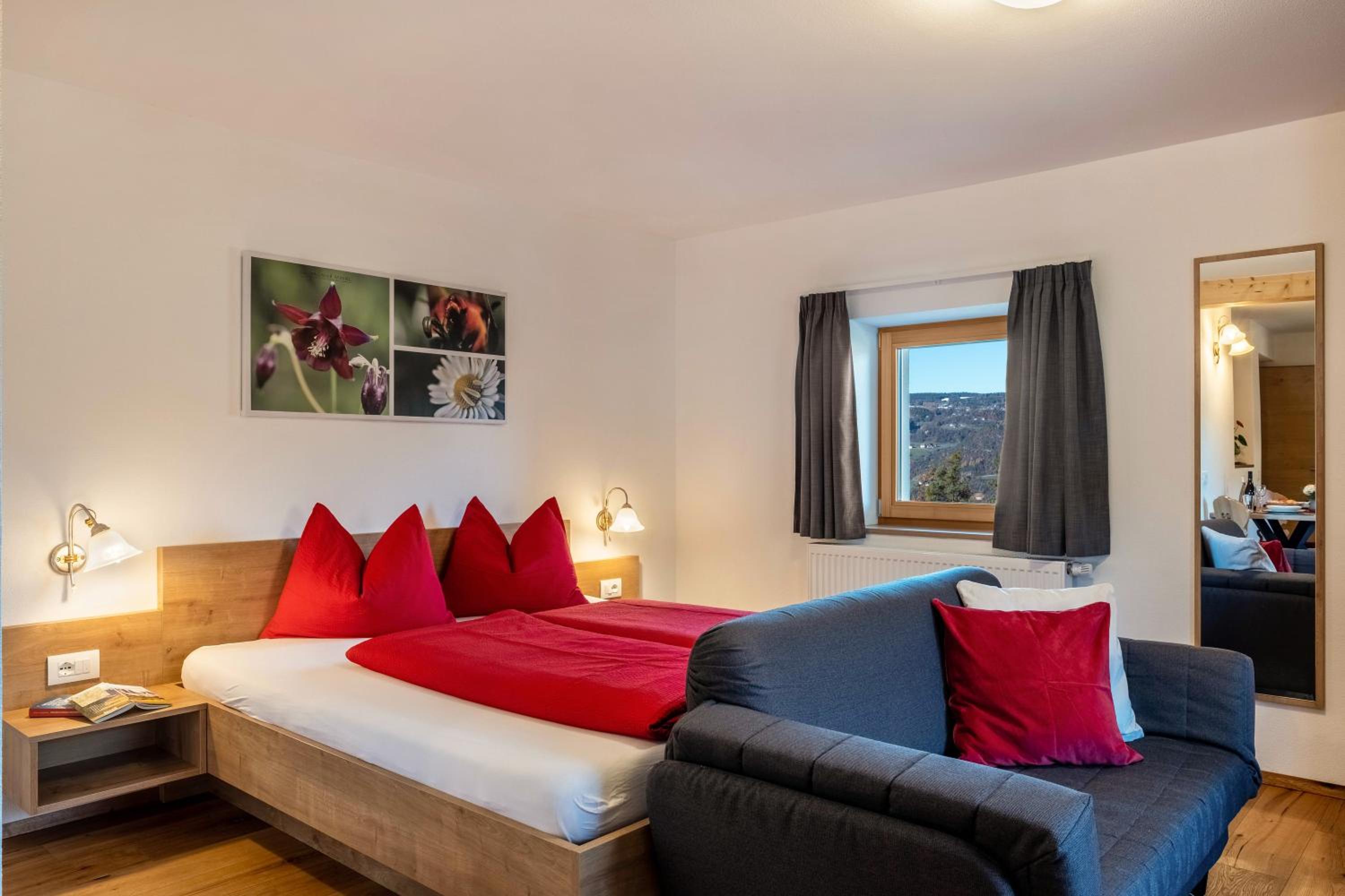 Superior One-Bedroom Apartment with Balcony