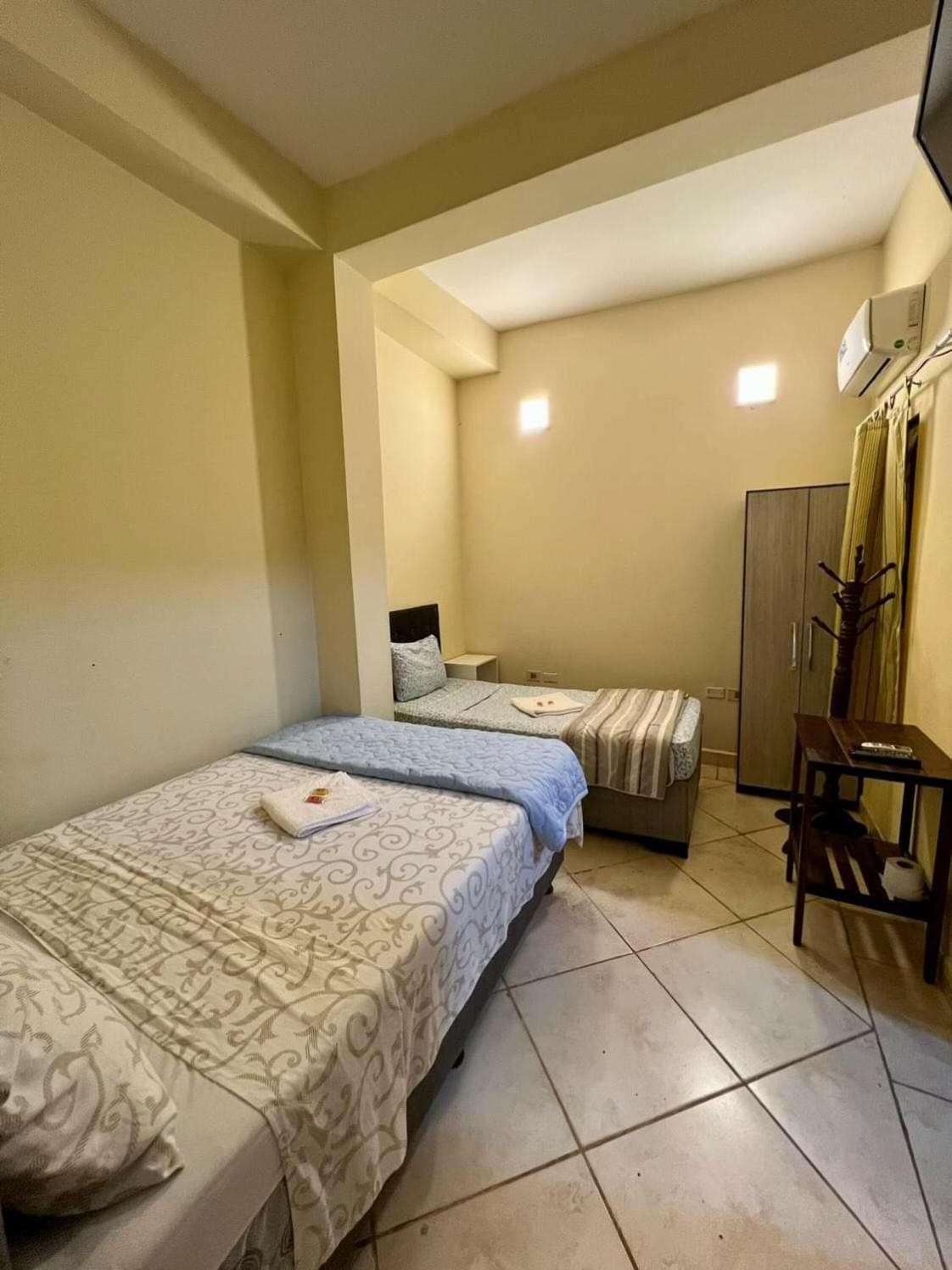 Family Room with Private Bathroom photo 2