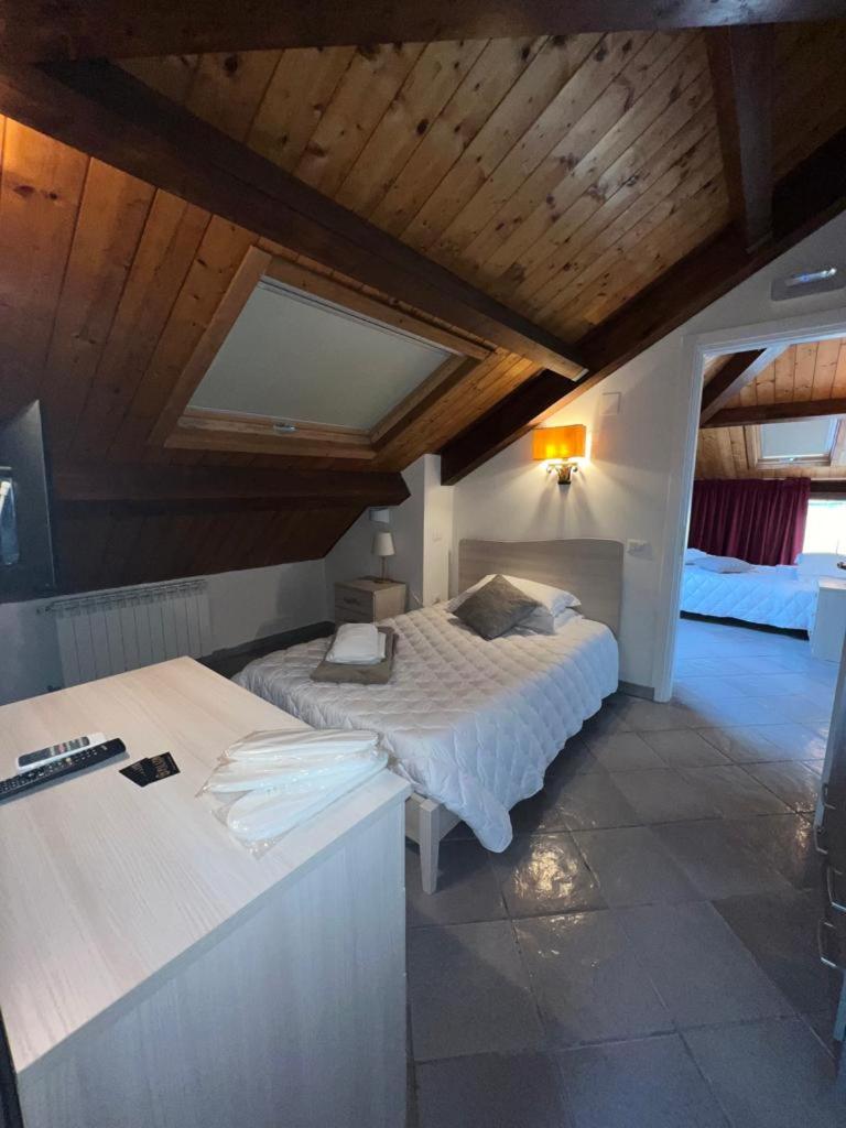 Triple Room with Private Bathroom photo 2