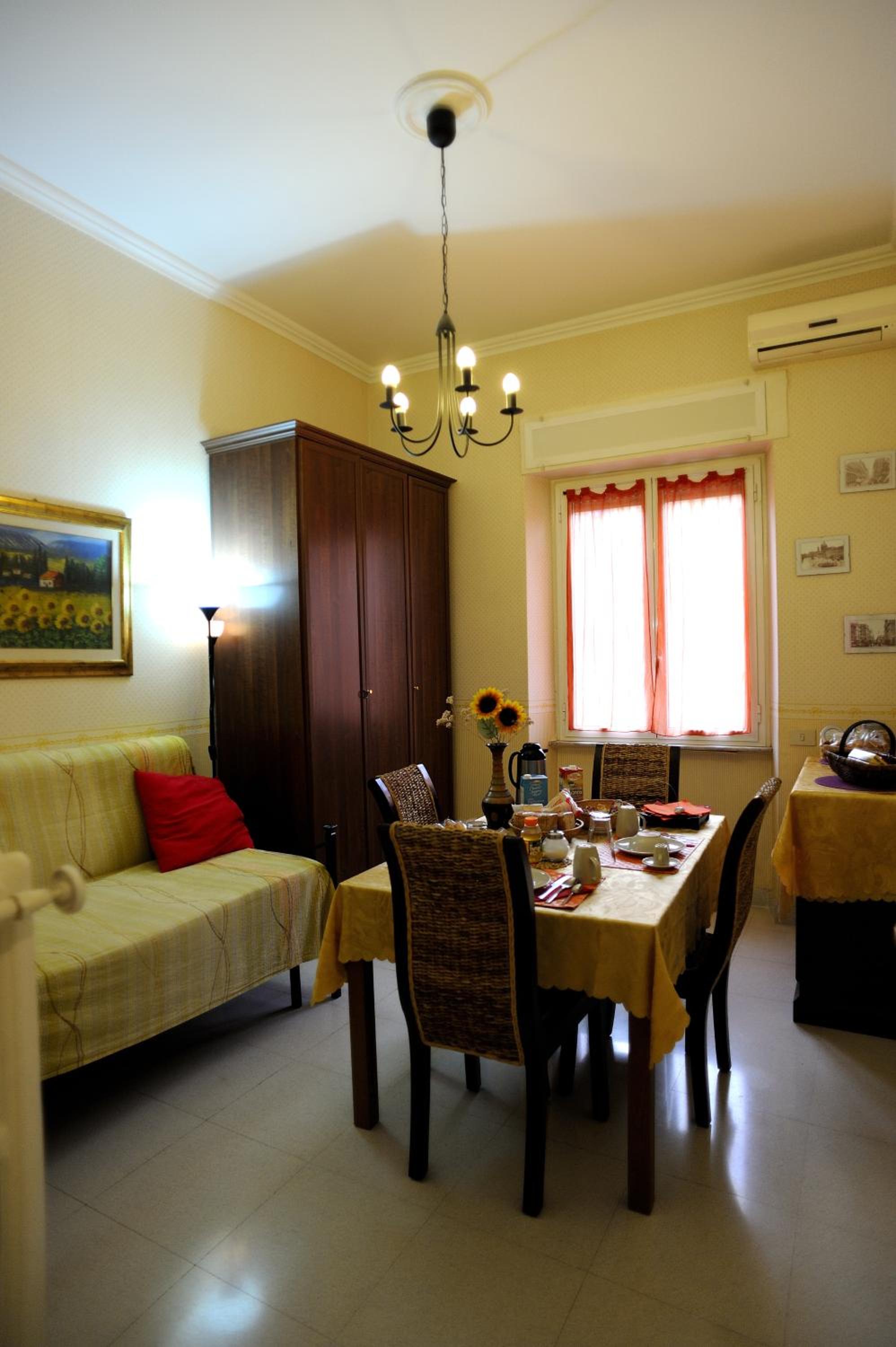 Double Room with Private External Bathroom photo 3