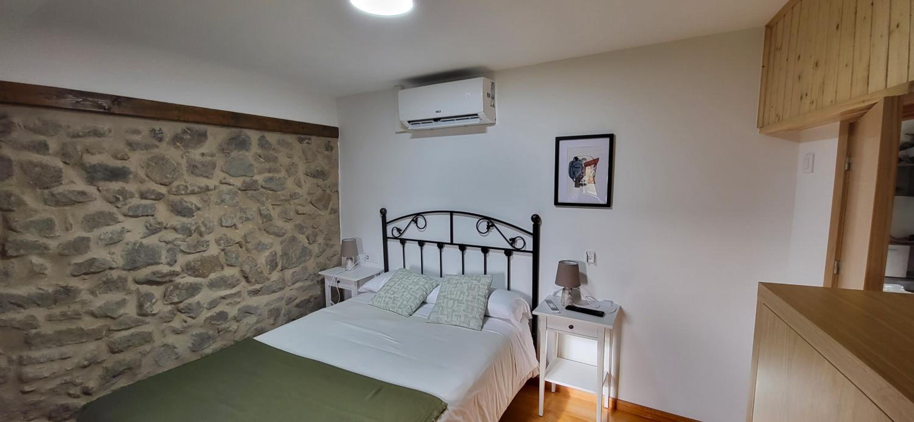 Three-Bedroom House photo 3