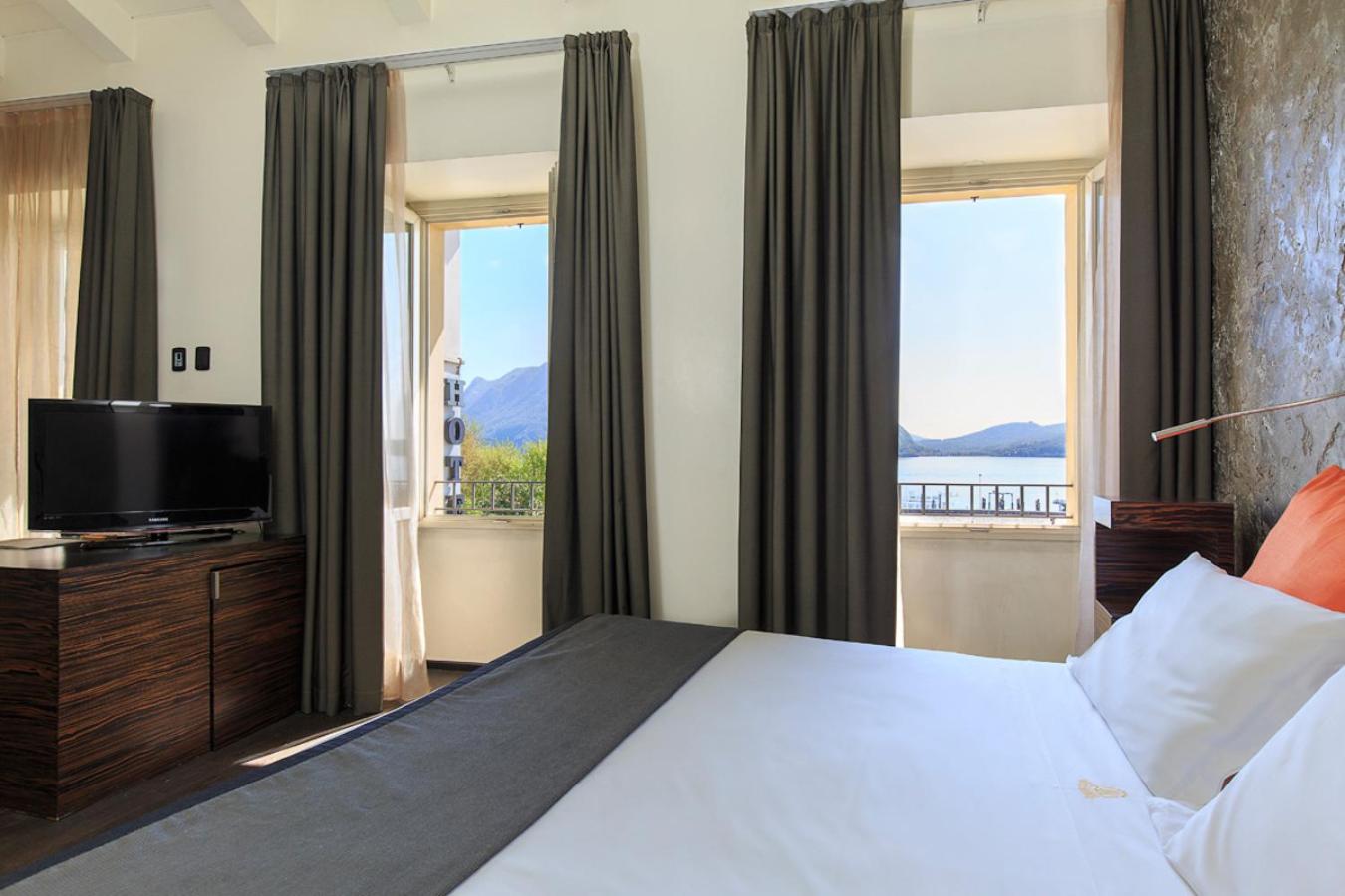 Double Room with Lake View - Photo 1