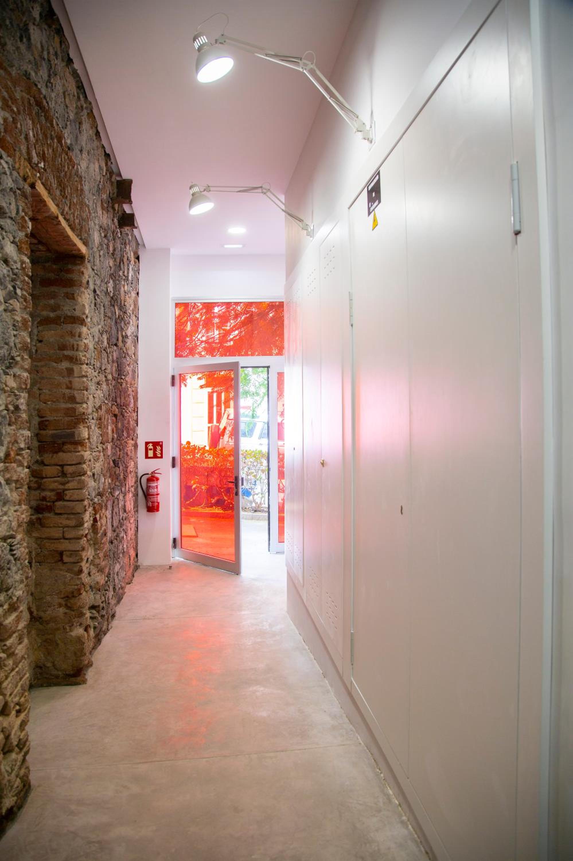 Studio Apartment - Photo 1