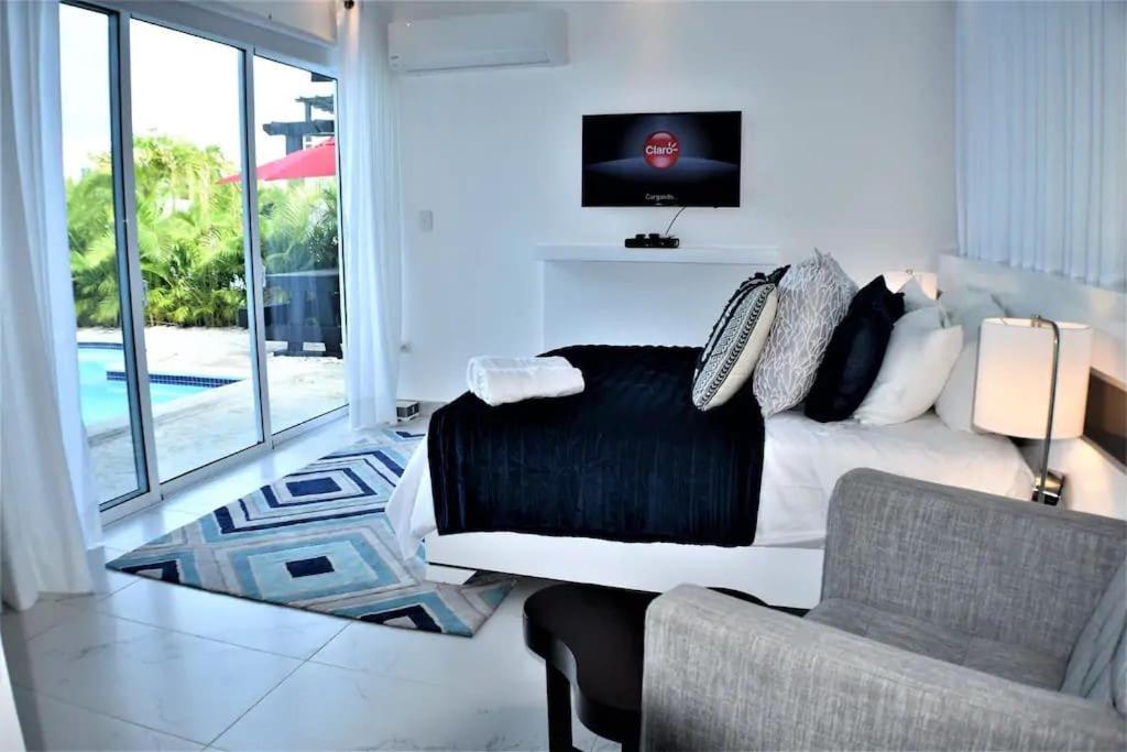 Three-Bedroom Villa photo 3