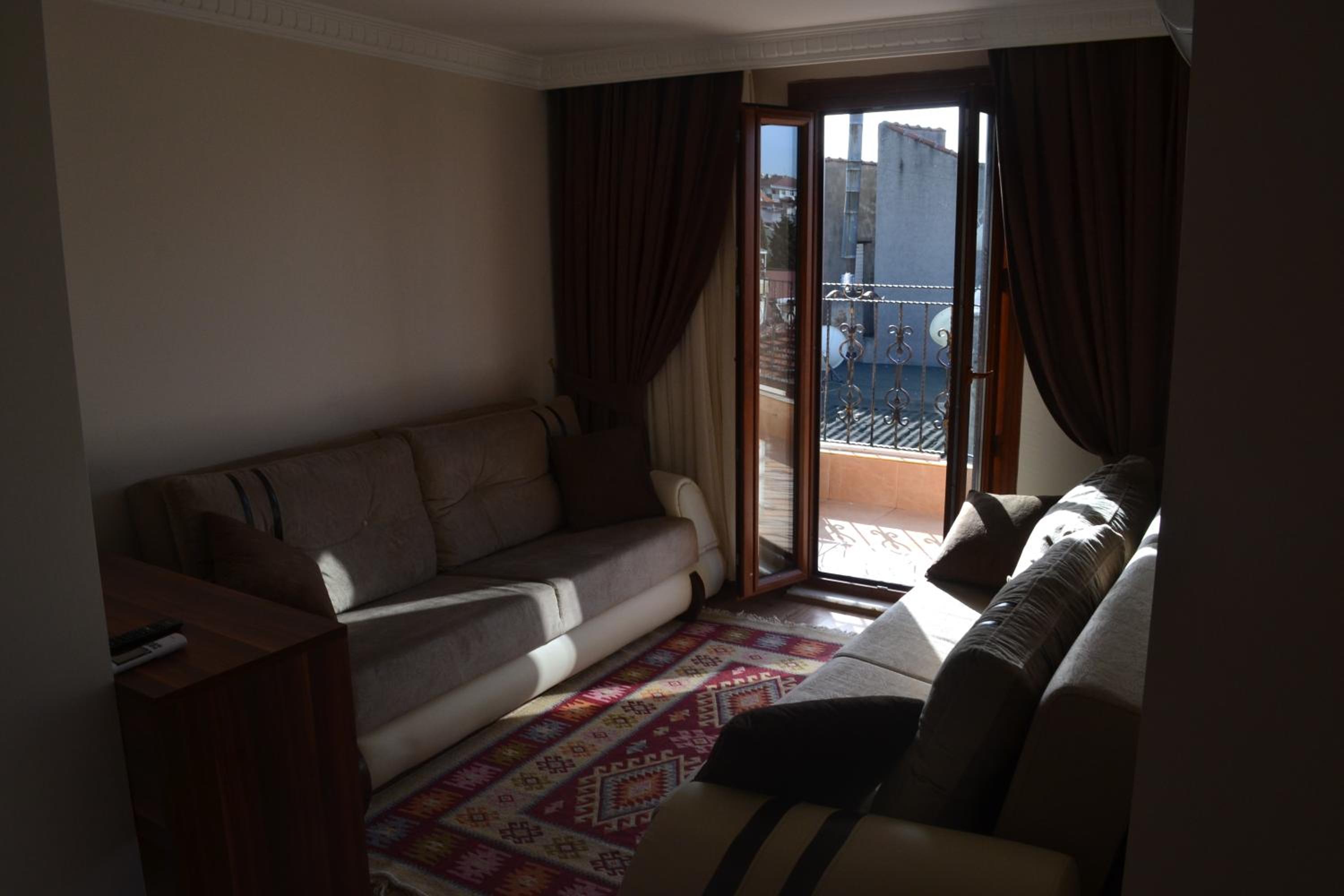 Deluxe Suite with Balcony photo 3
