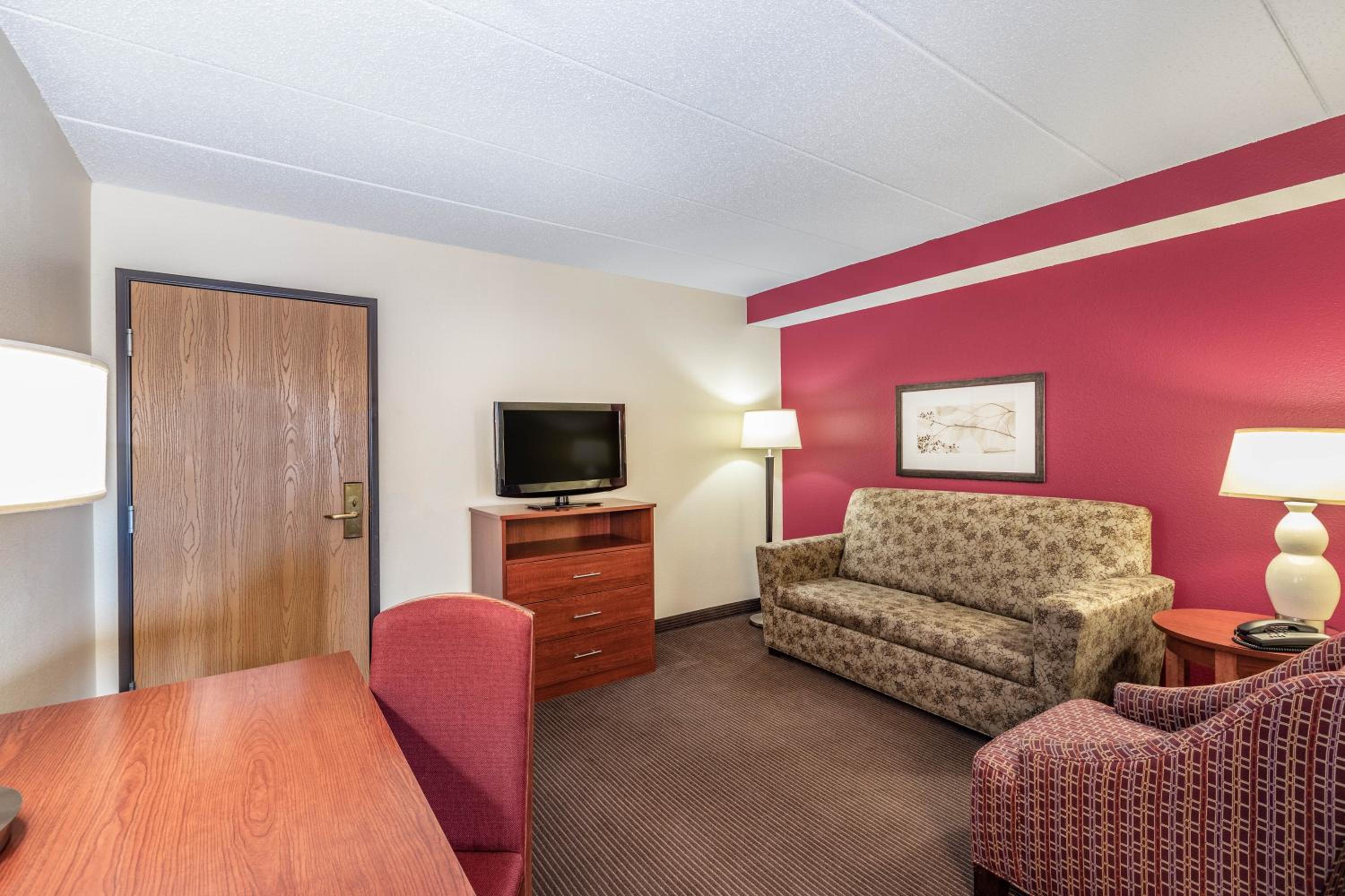King Suite with Sofa Bed - Photo 4