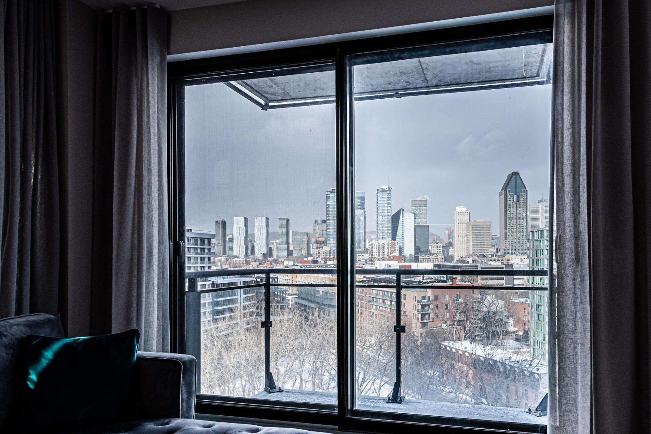 Premium - City View - Photo 10