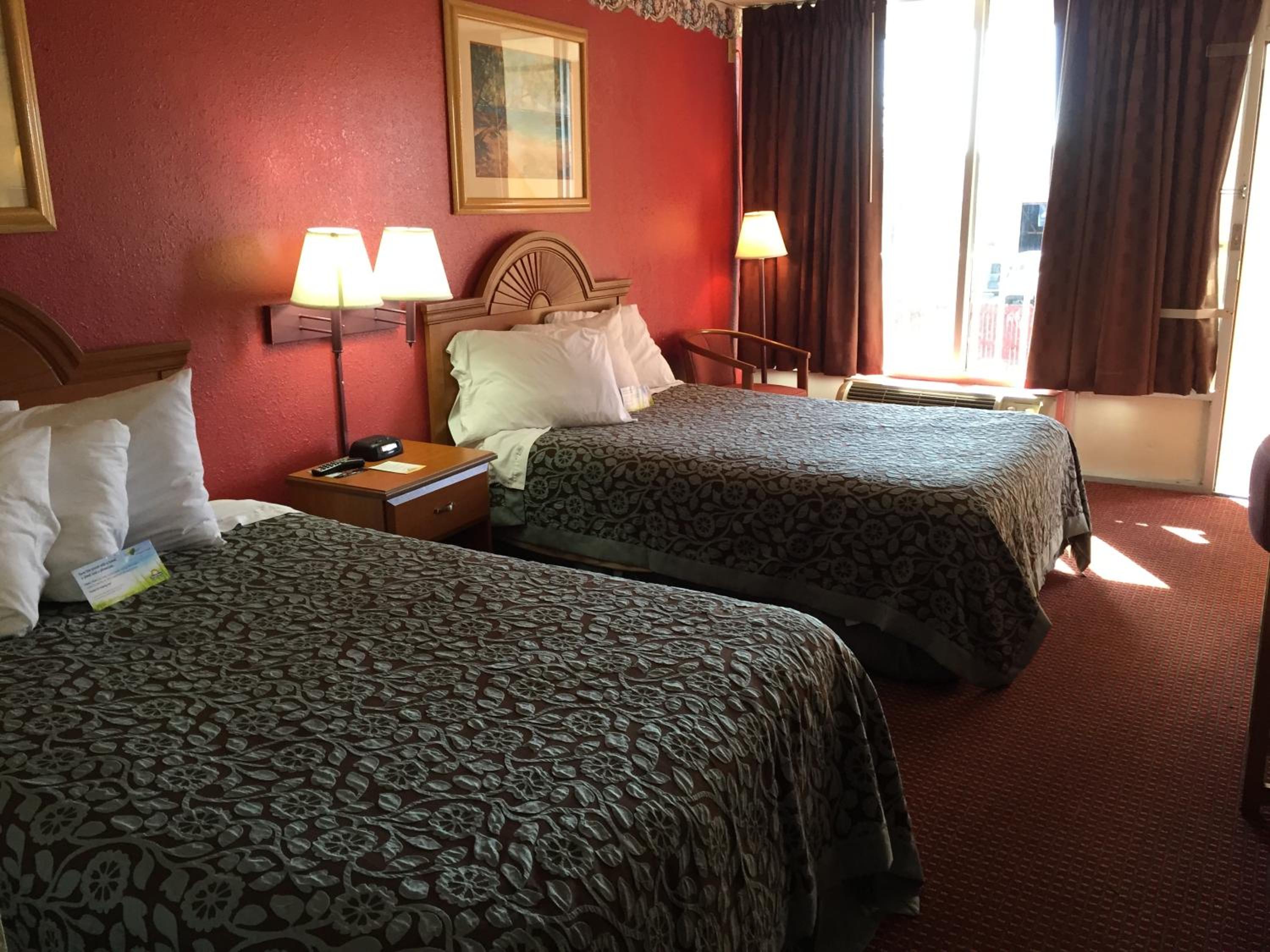 Deluxe Double Room with Two Double Beds - Non-Smoking photo 3