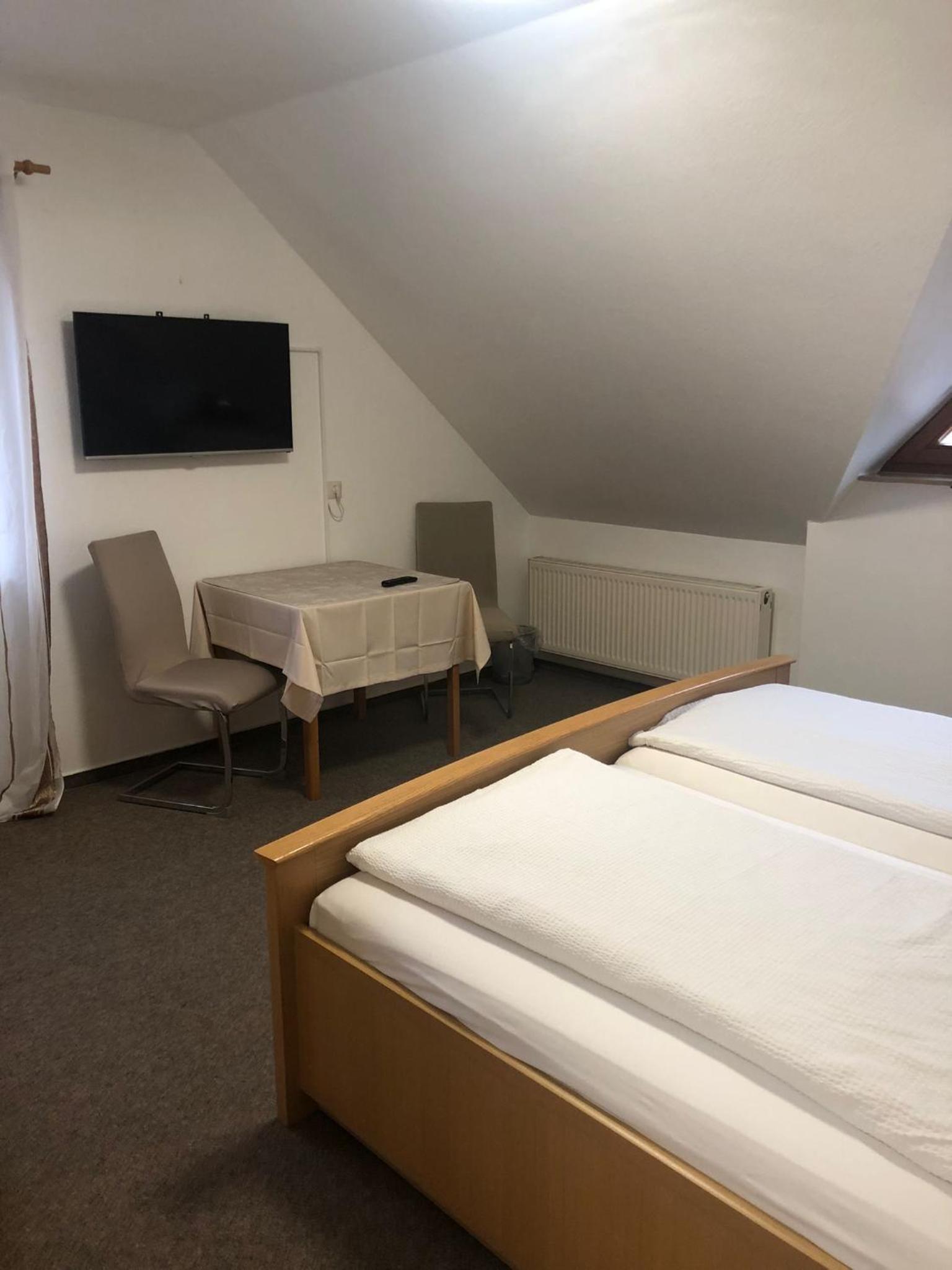 Double Room - Photo 5