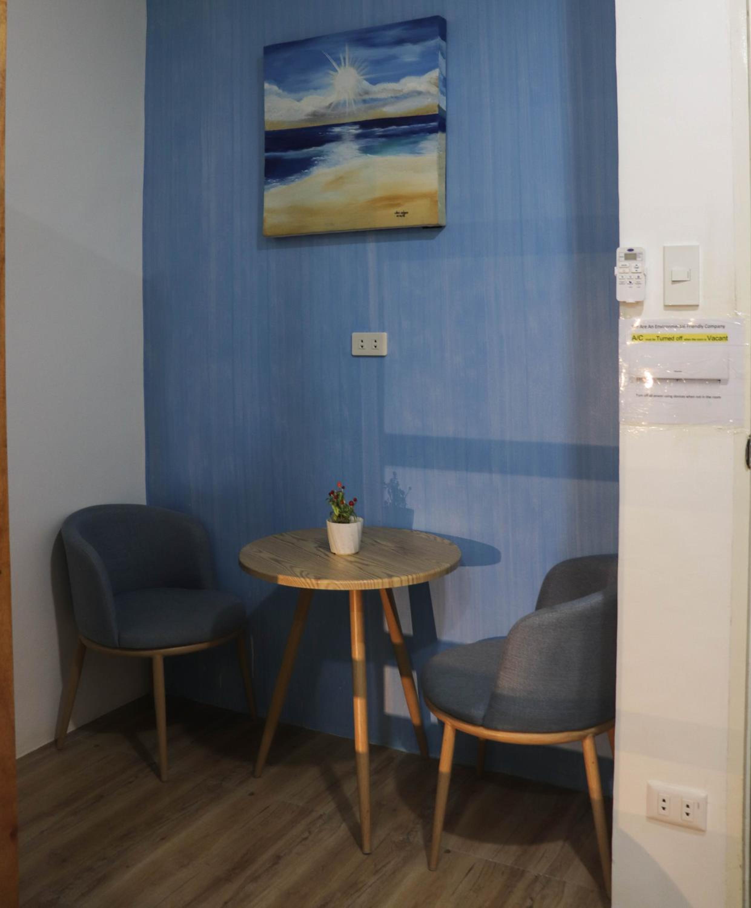 Family Room - Photo 4