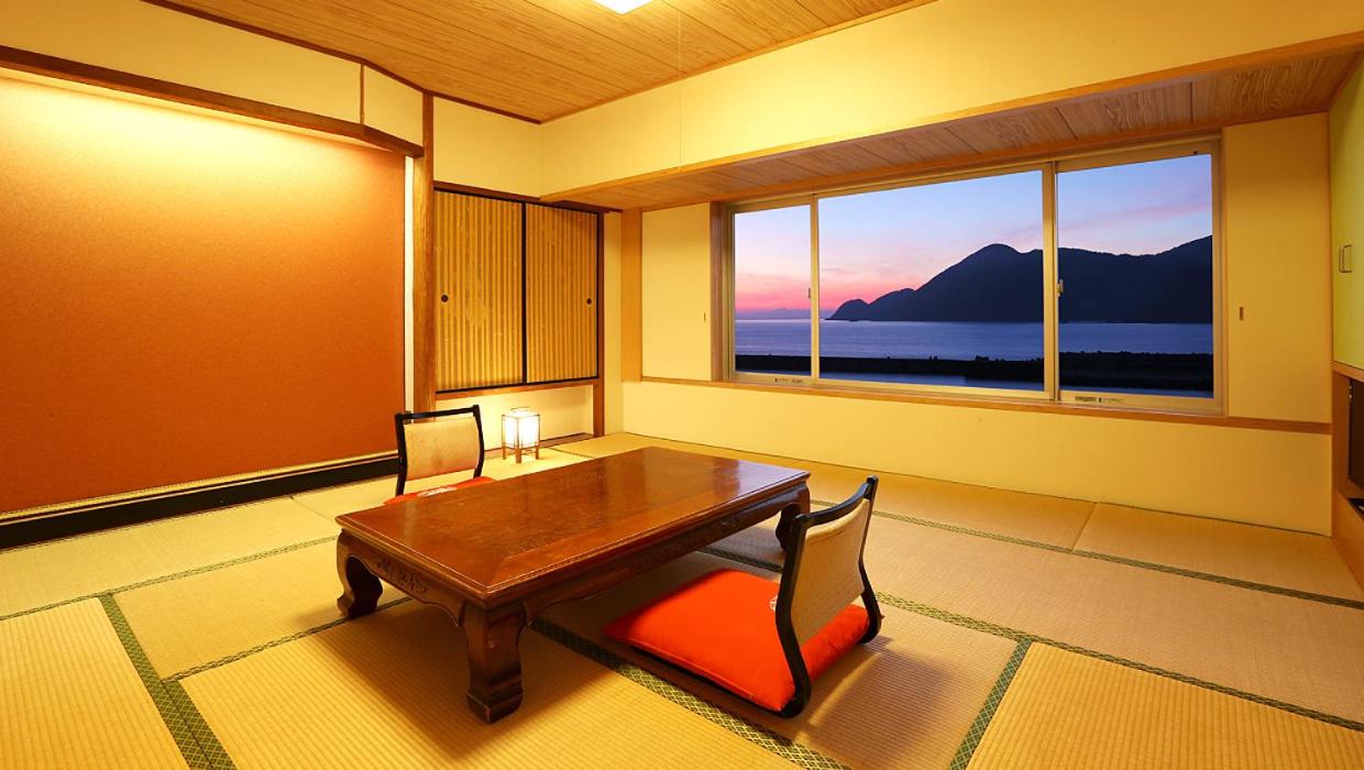 Japanese-Style Standard Room with Sea View