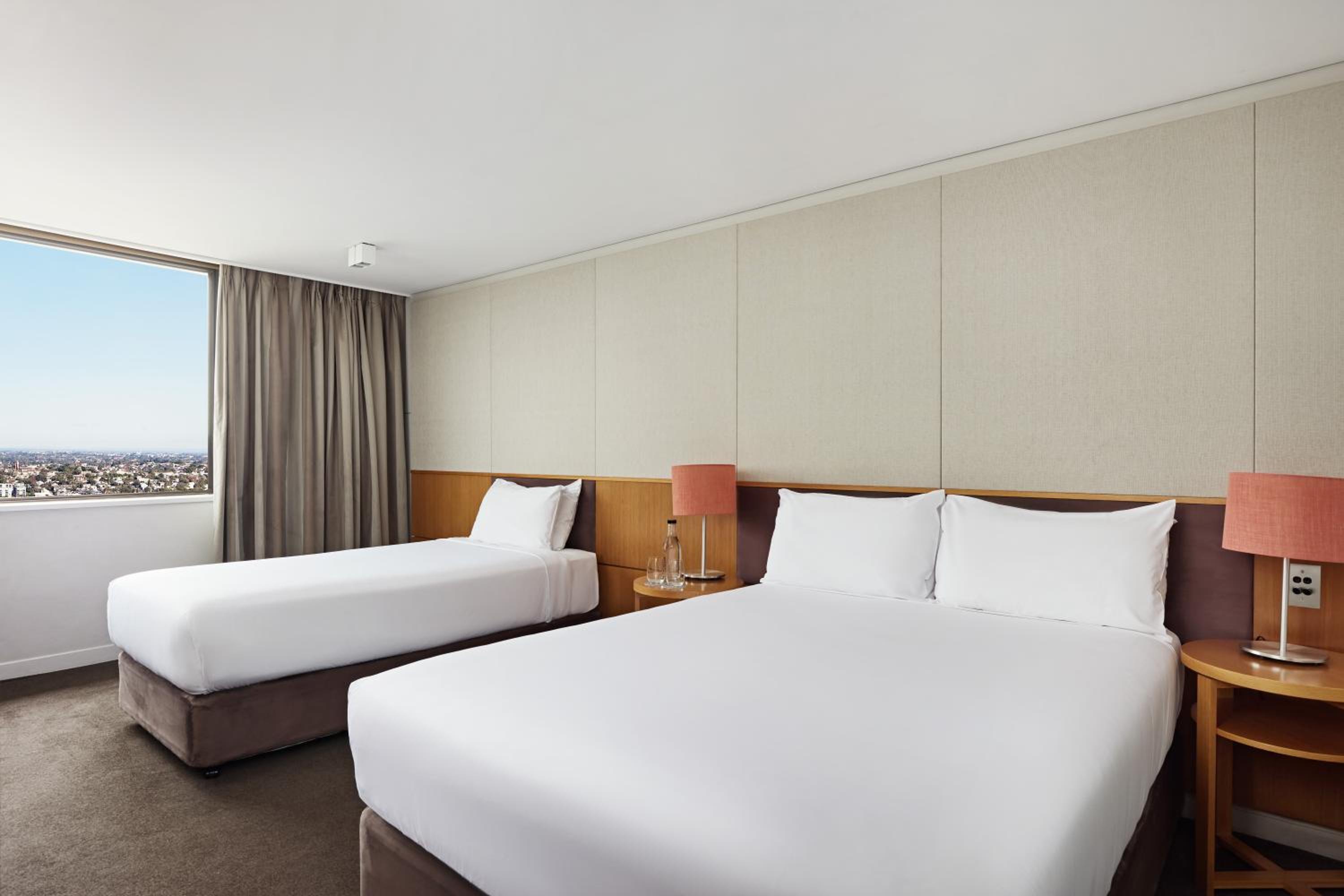 Deluxe Corner Room