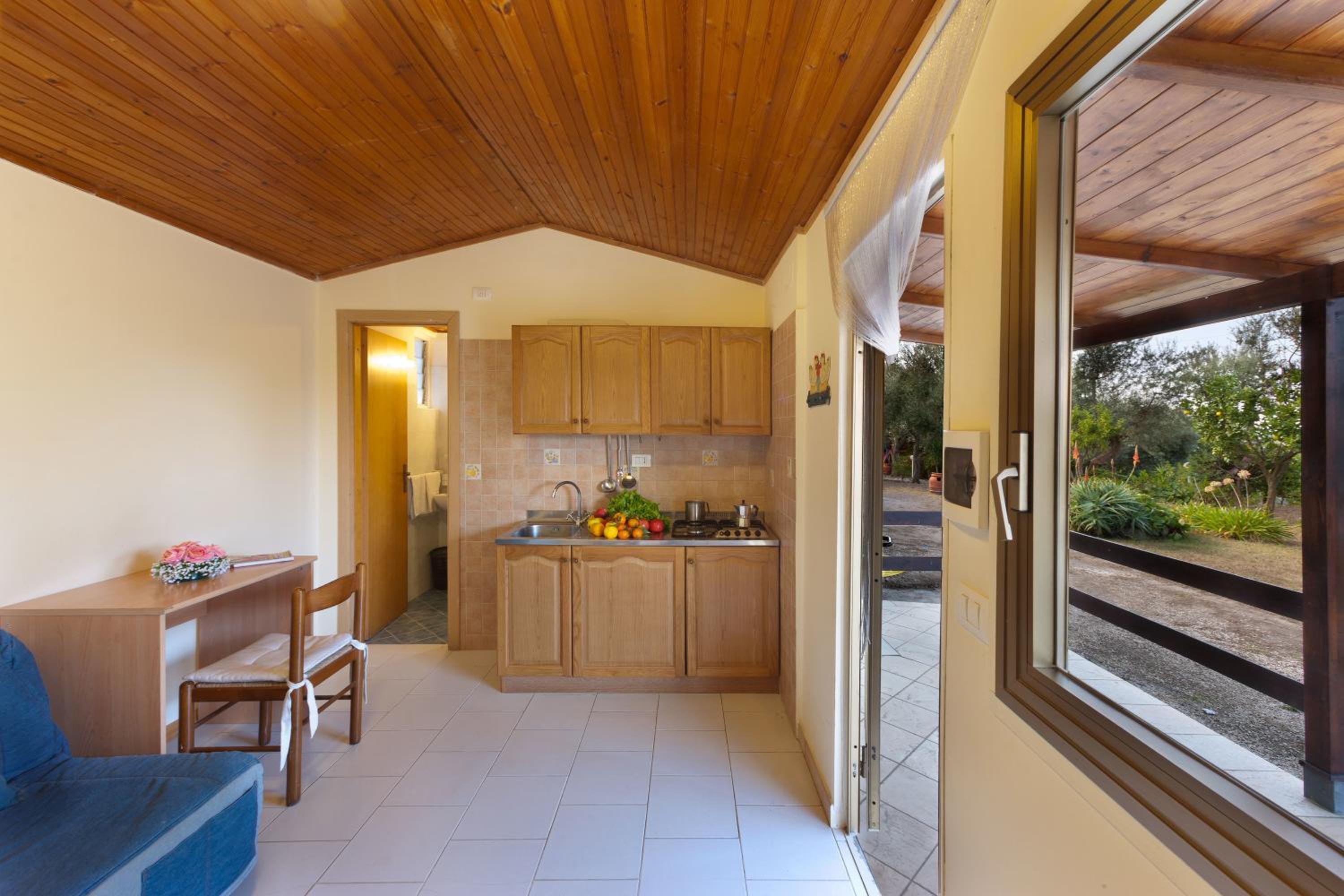 Bungalow (2 Adults + 2 Children)