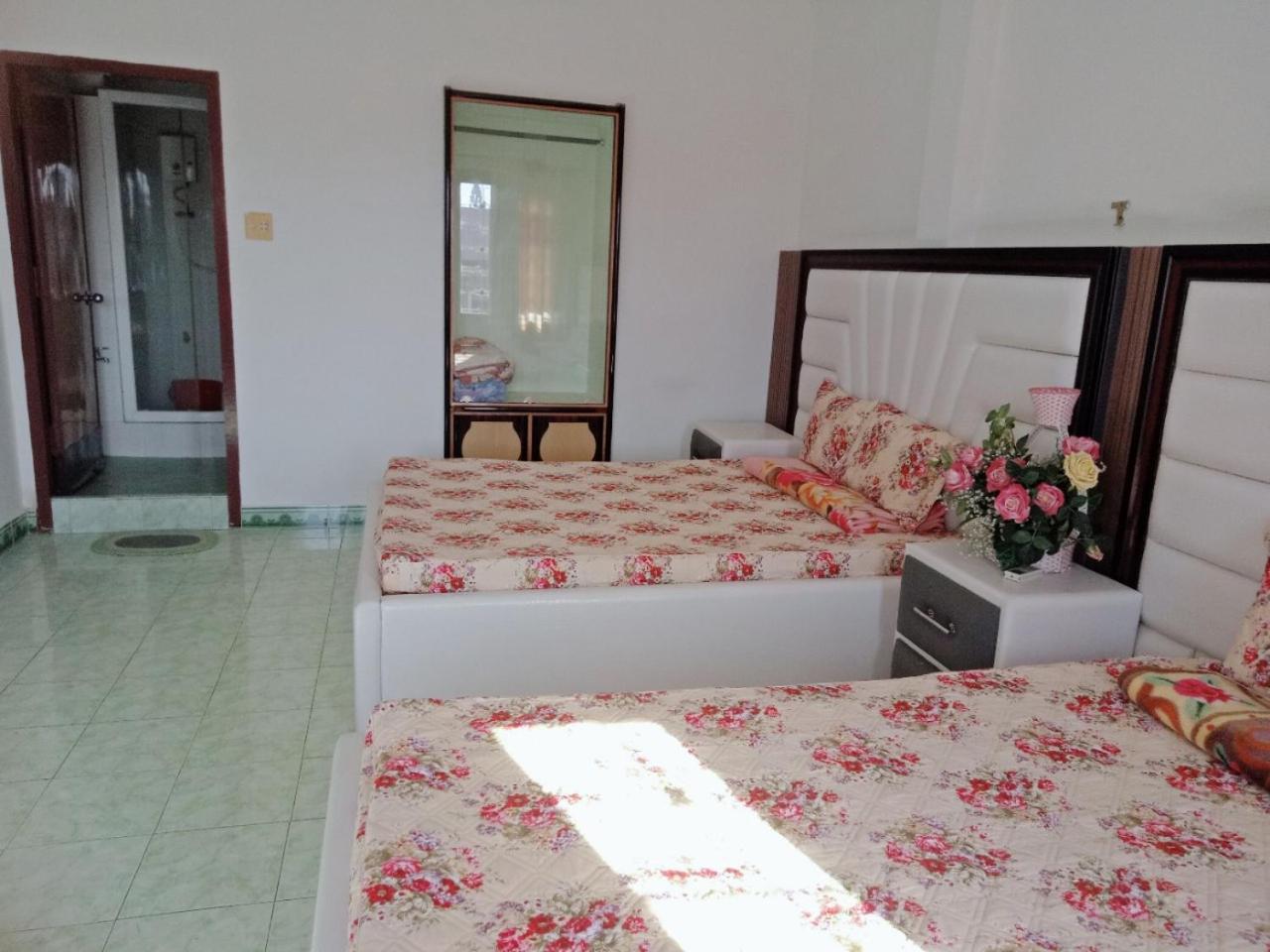 Double Room with Two Double Beds - Photo 27