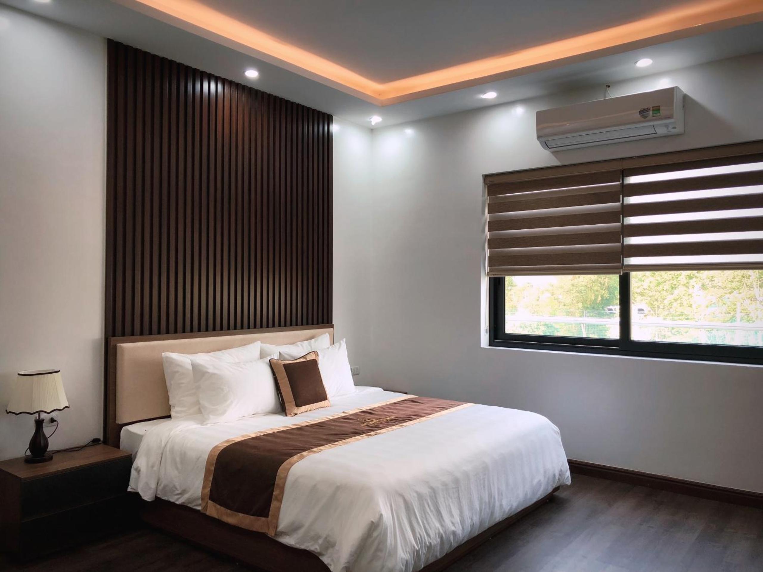 King Suite with Balcony photo 1