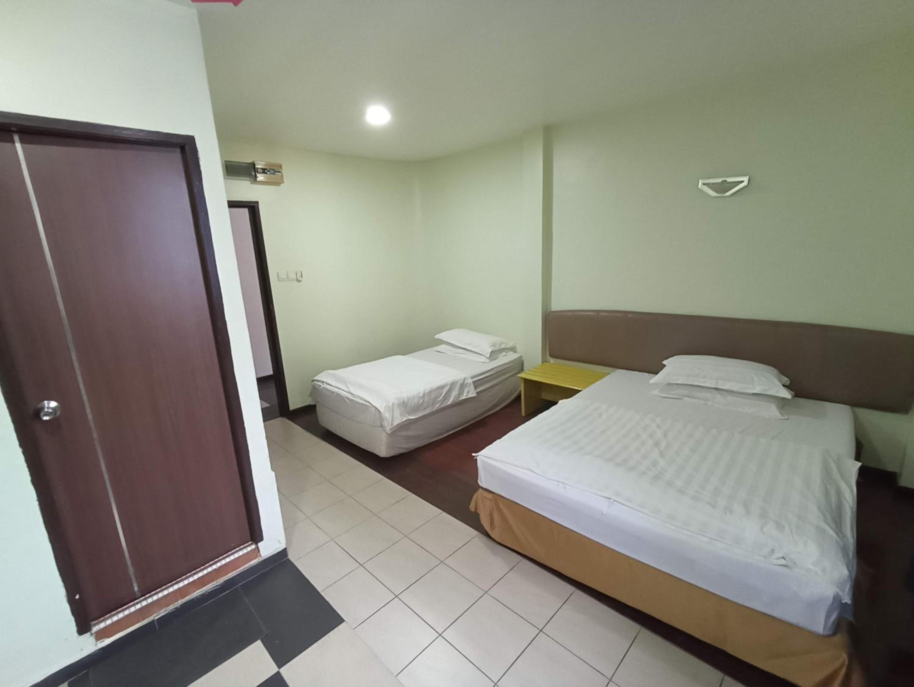 Deluxe Triple Room - Photo 2