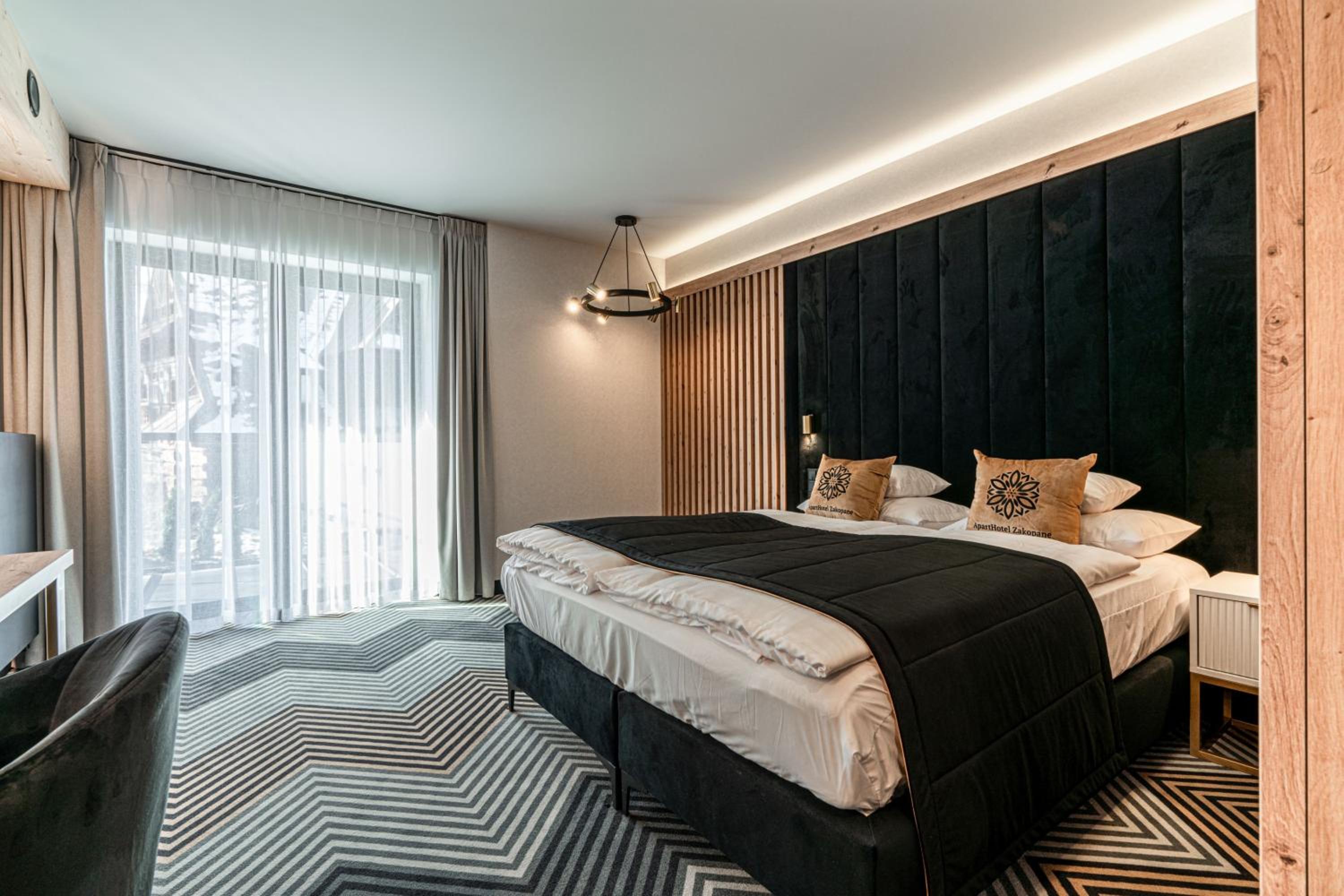 Deluxe Double Room with Balcony photo 3