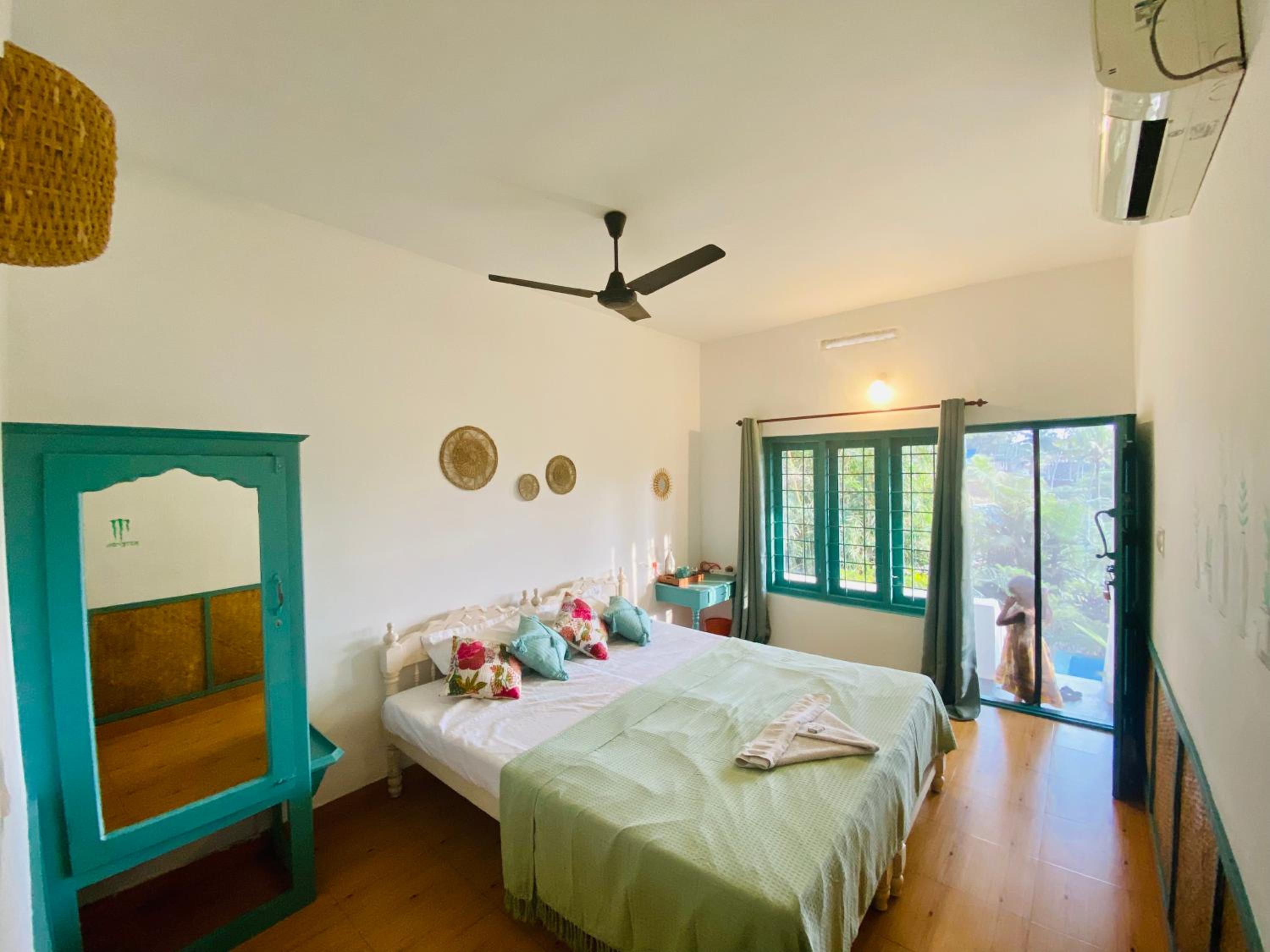 Double or Twin Room with Partial Sea View photo 1