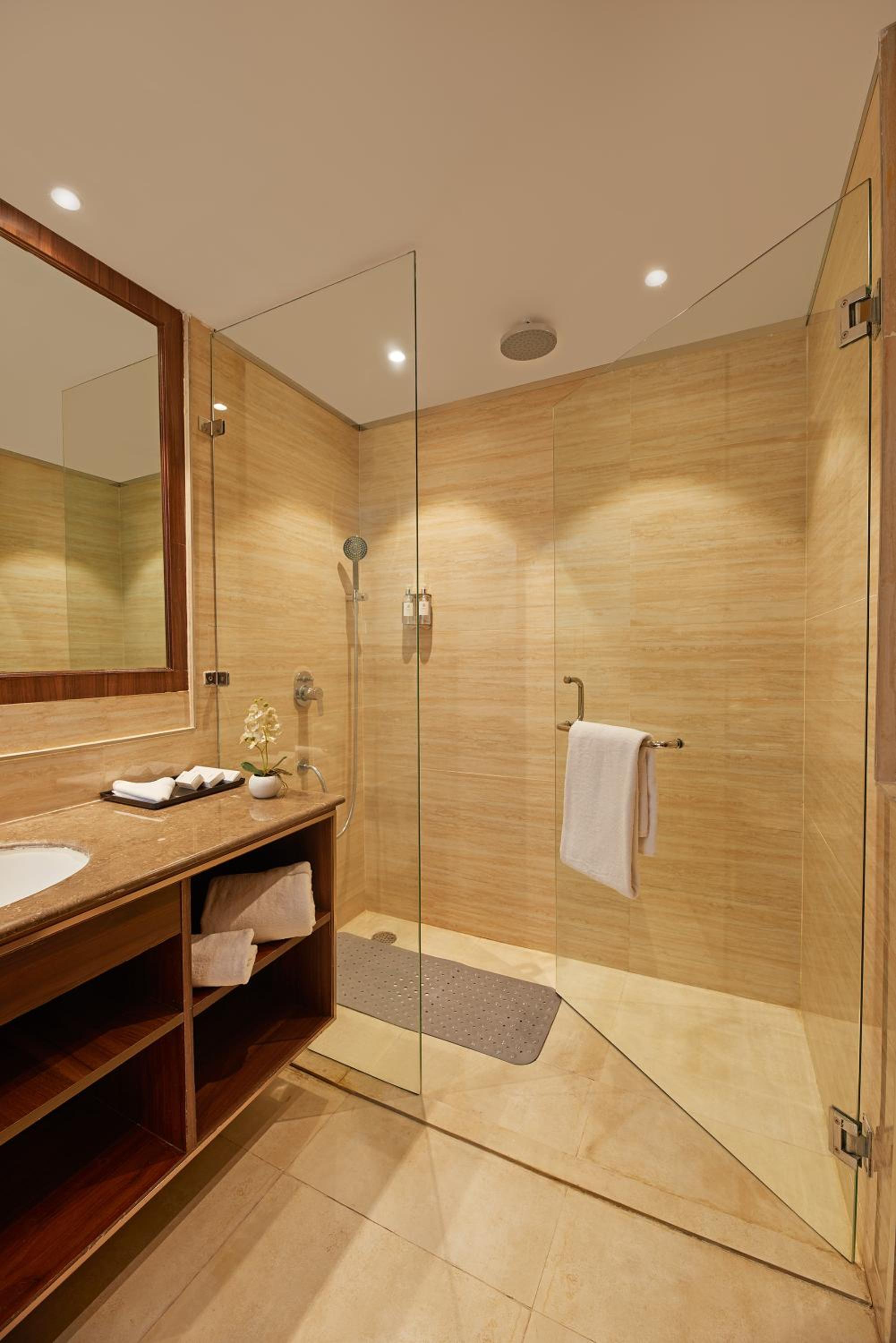Suite with Late check out till 1pm( Subject to availability) - Photo 6