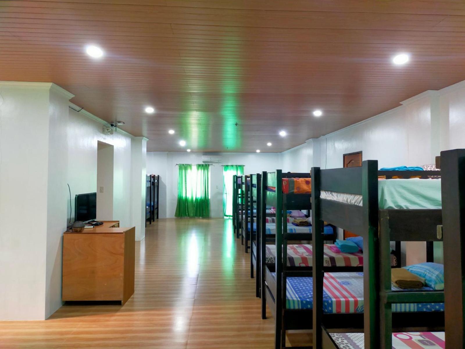 Male Dormitory Room photo 3