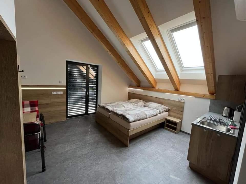 Twin Room with Private Bathroom photo 1