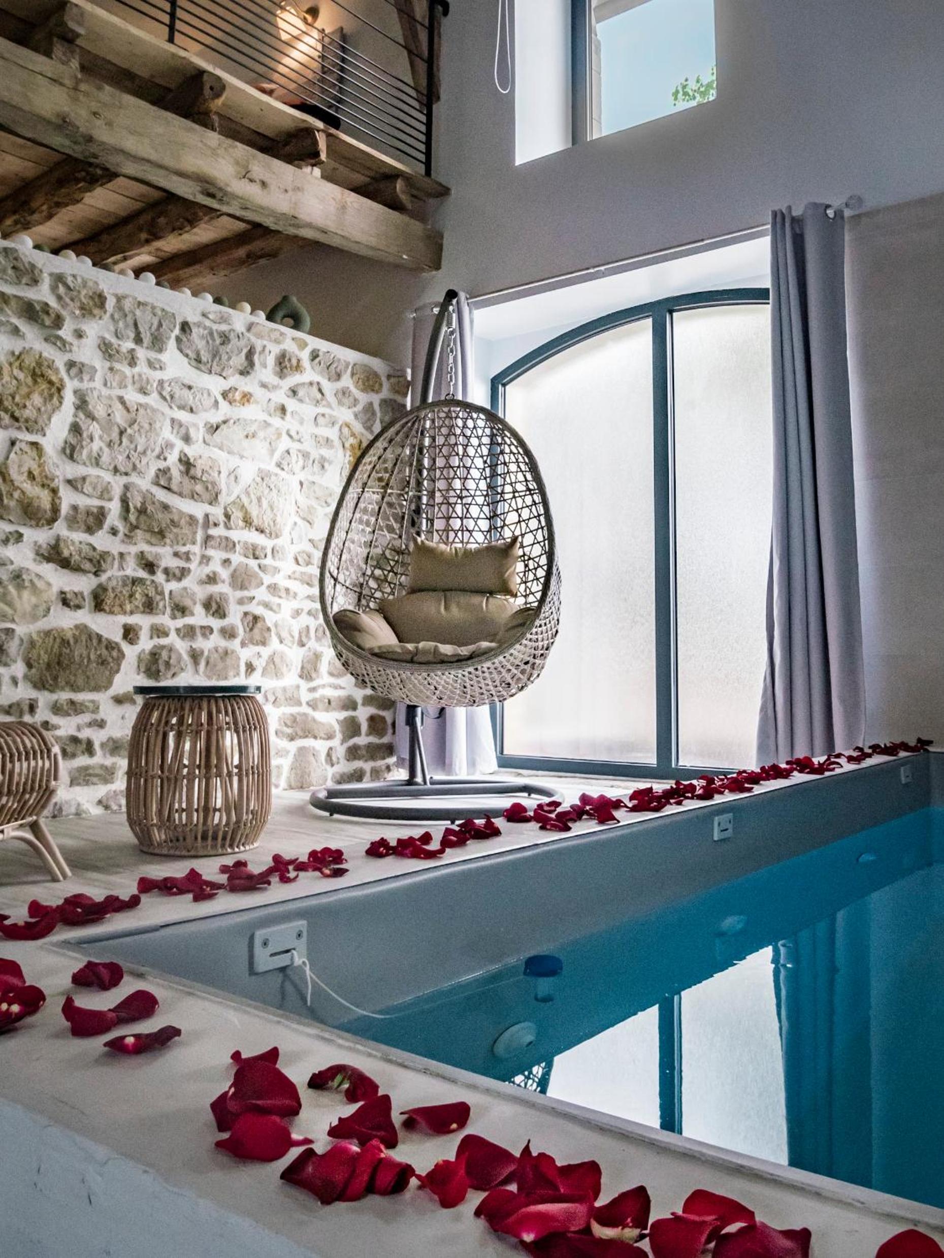 Suite with Private Pool photo 1