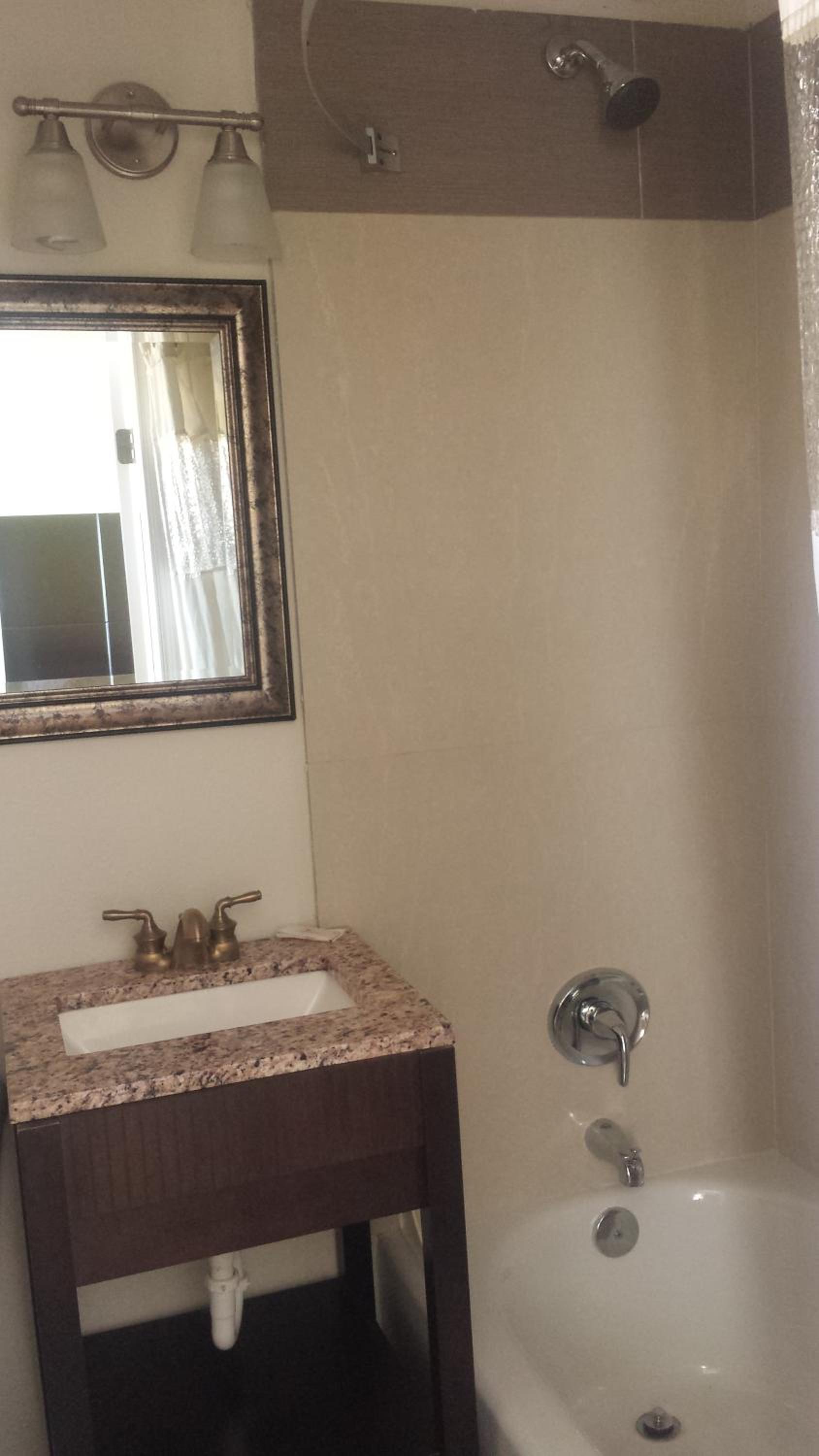 Standard Double Room - No View - Photo 6