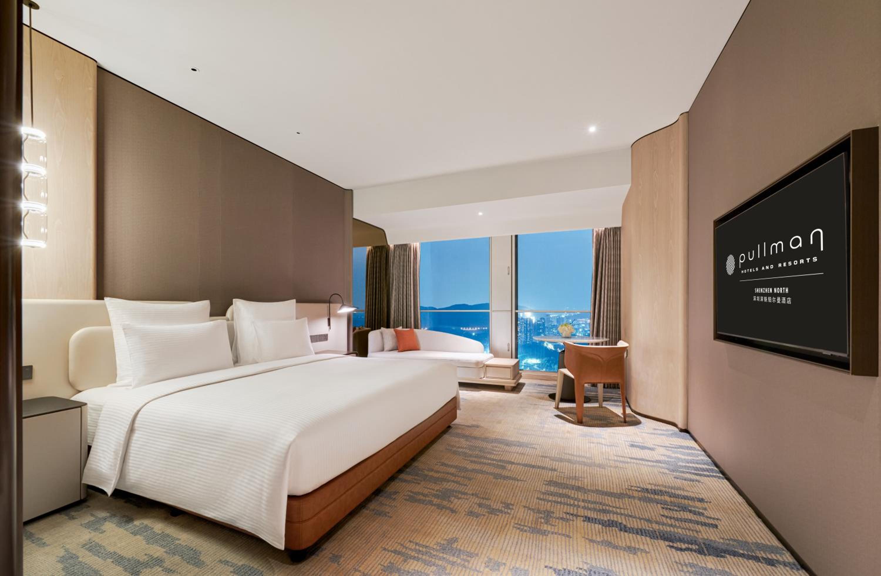Deluxe King Room - Photo 1