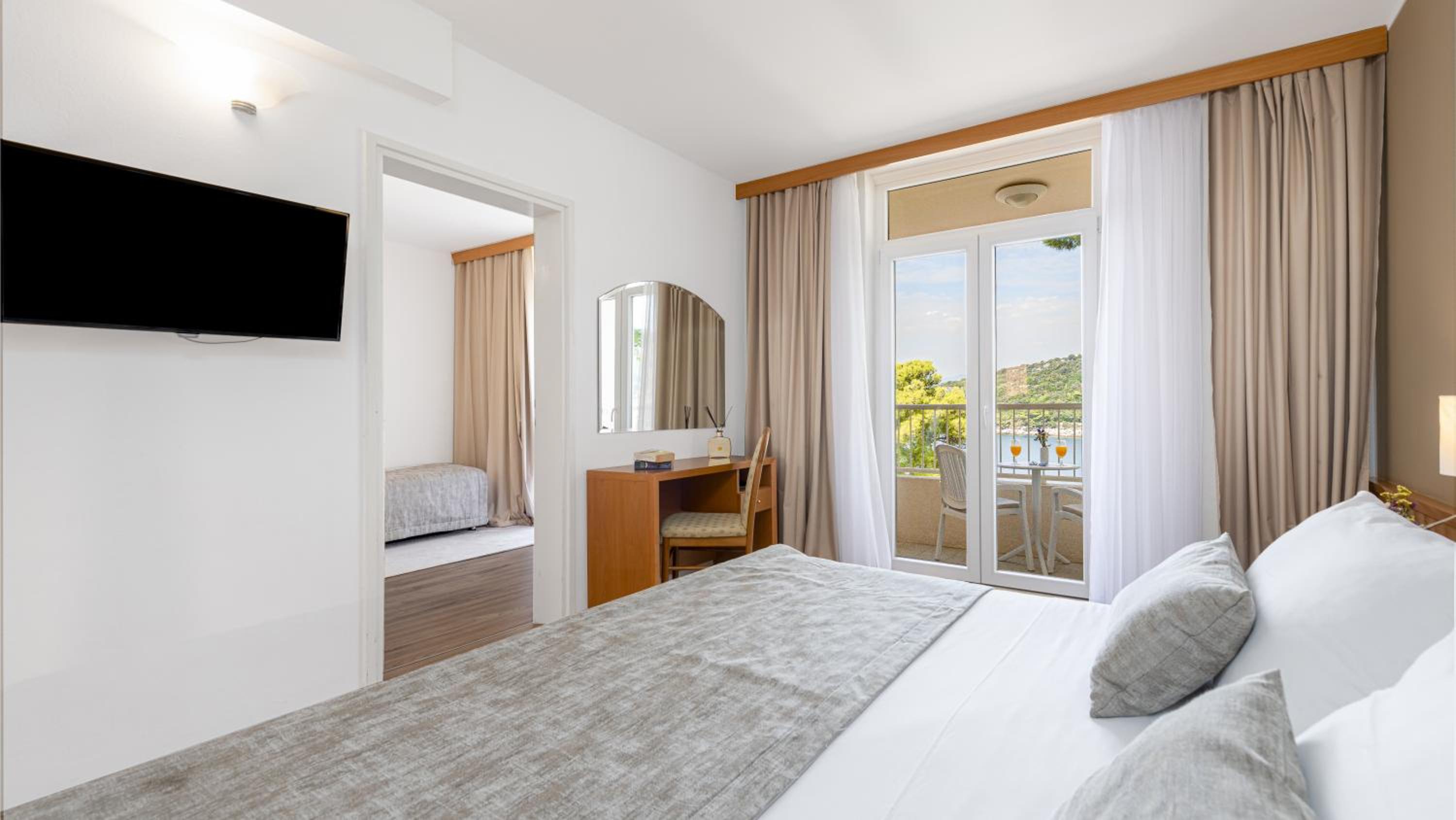 Triple Room with Balcony and Sea View