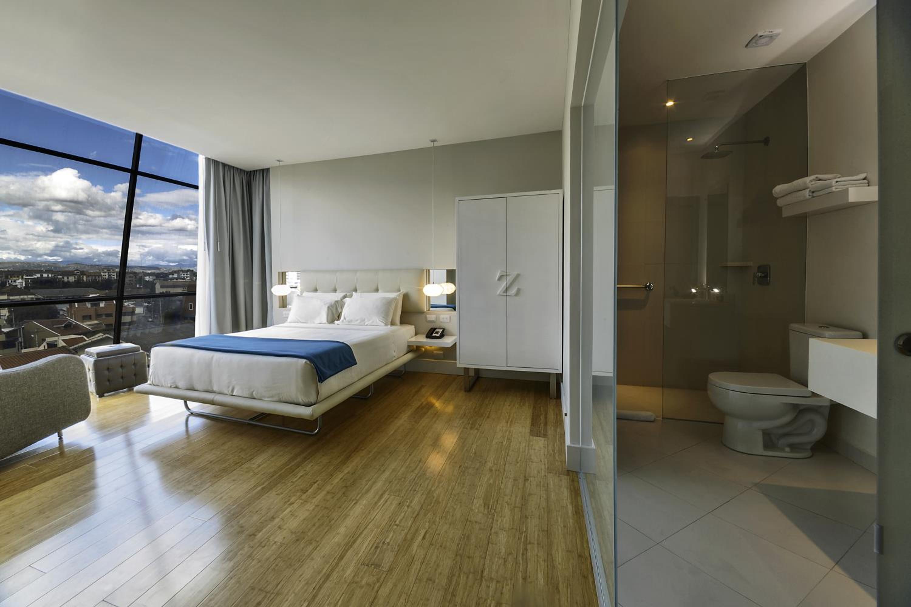 Deluxe Queen Room - Non-Smoking photo 3