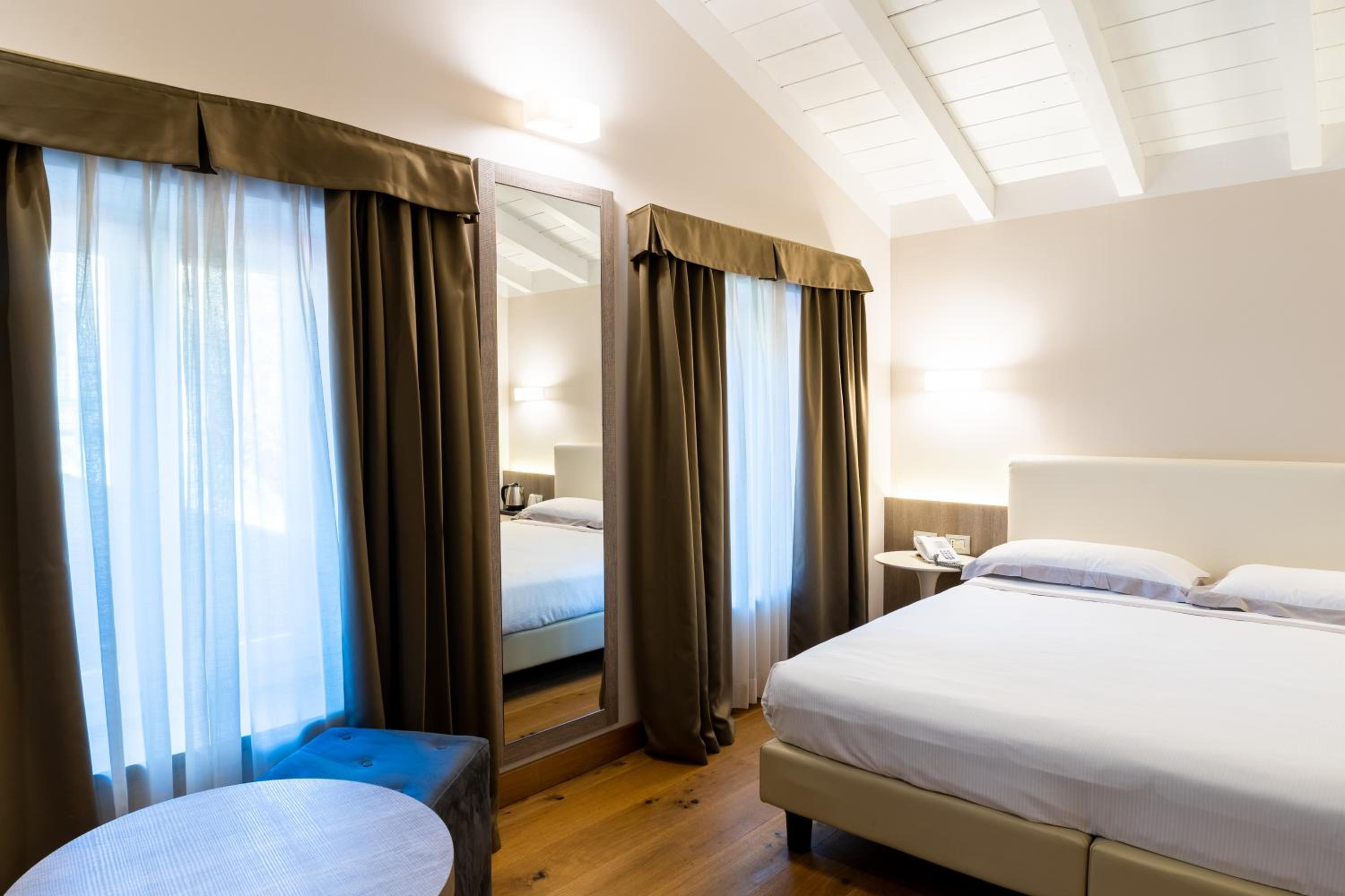 Superior Double Room - Photo 3