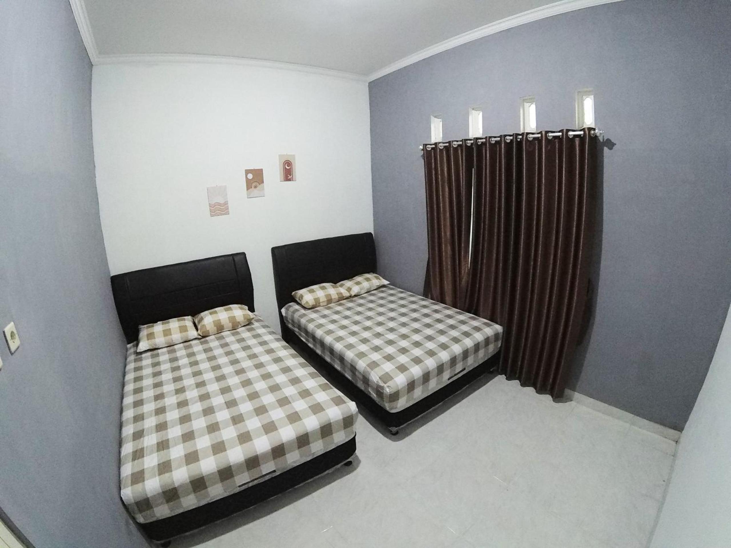 Three-Bedroom House photo 1